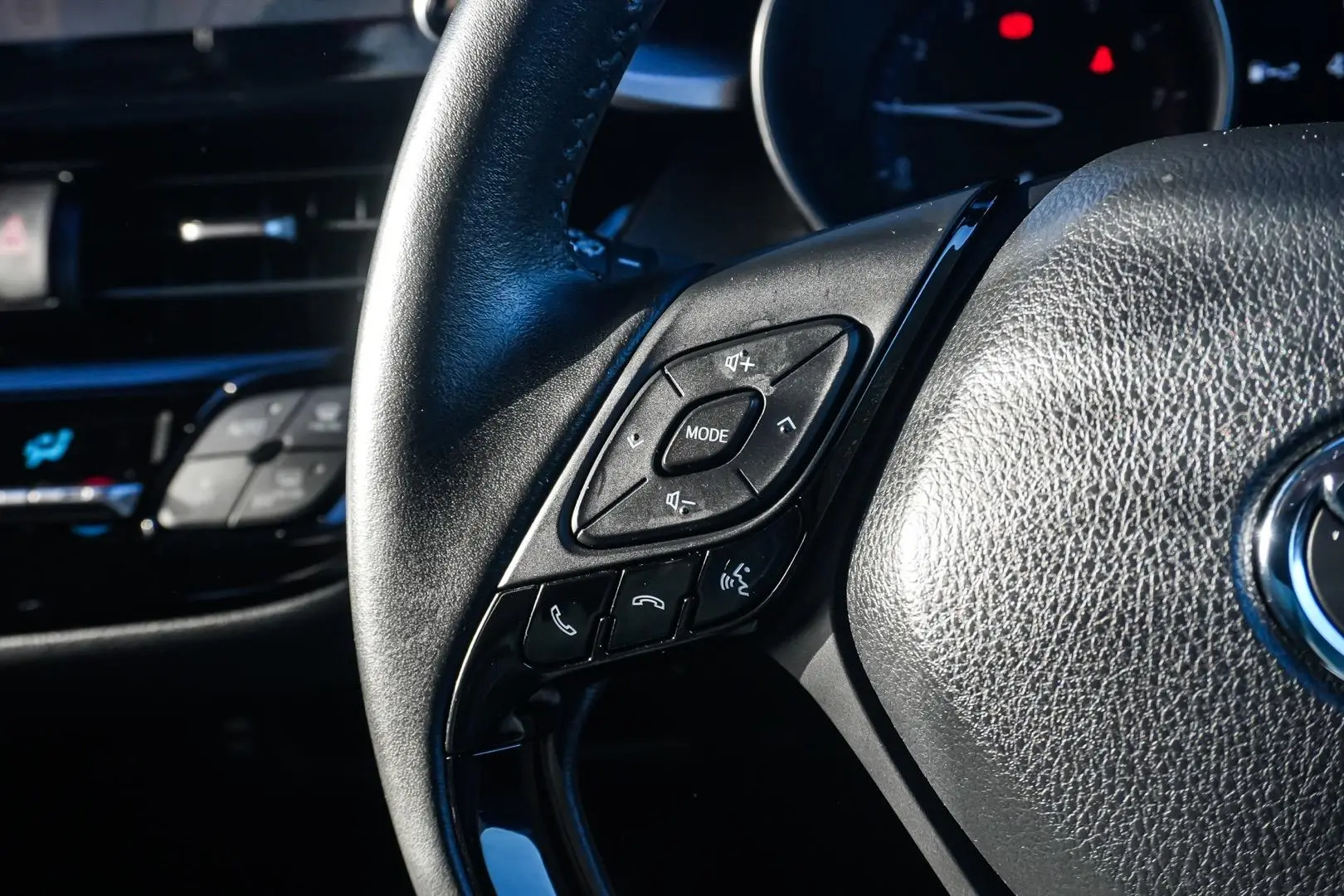 2023 Toyota C-HR Gallery Image 19