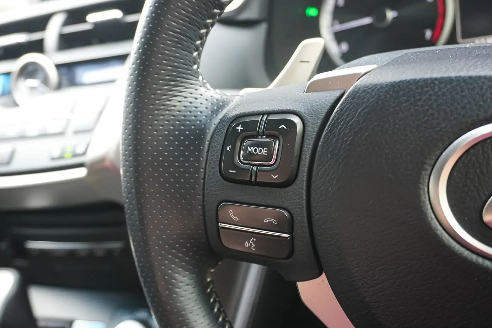 2015 Lexus NX Gallery Image 18