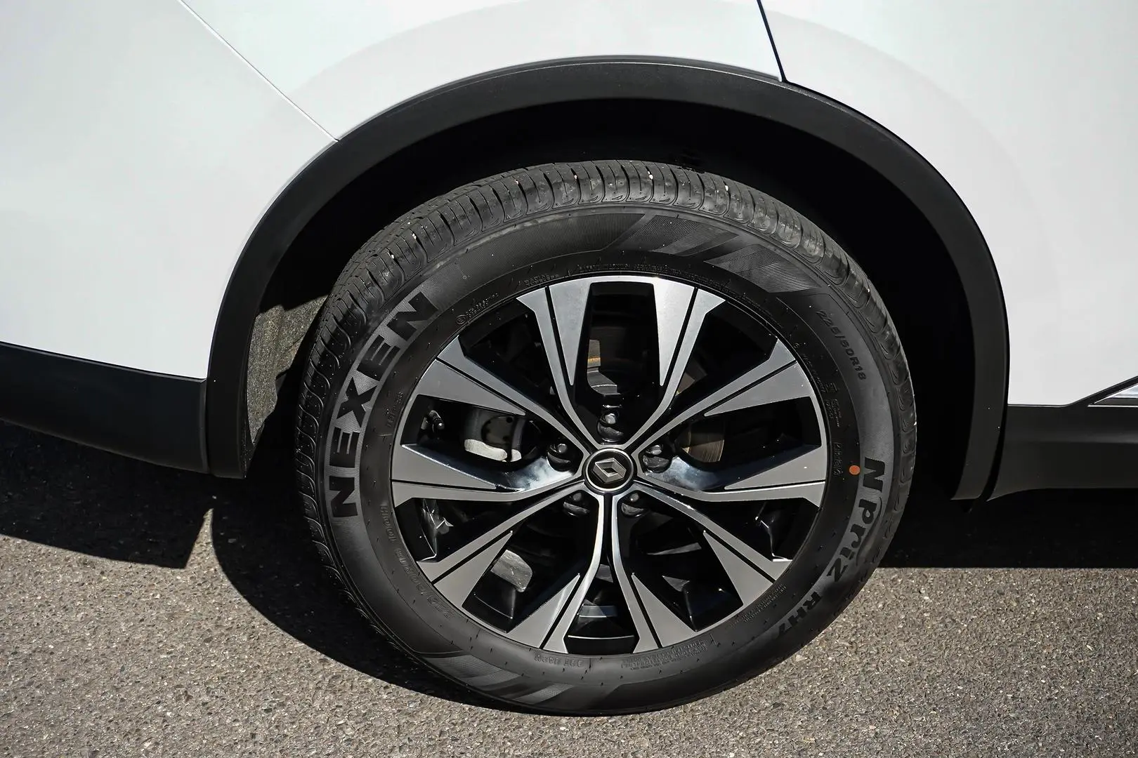 2023 Renault Koleos Gallery Image 16