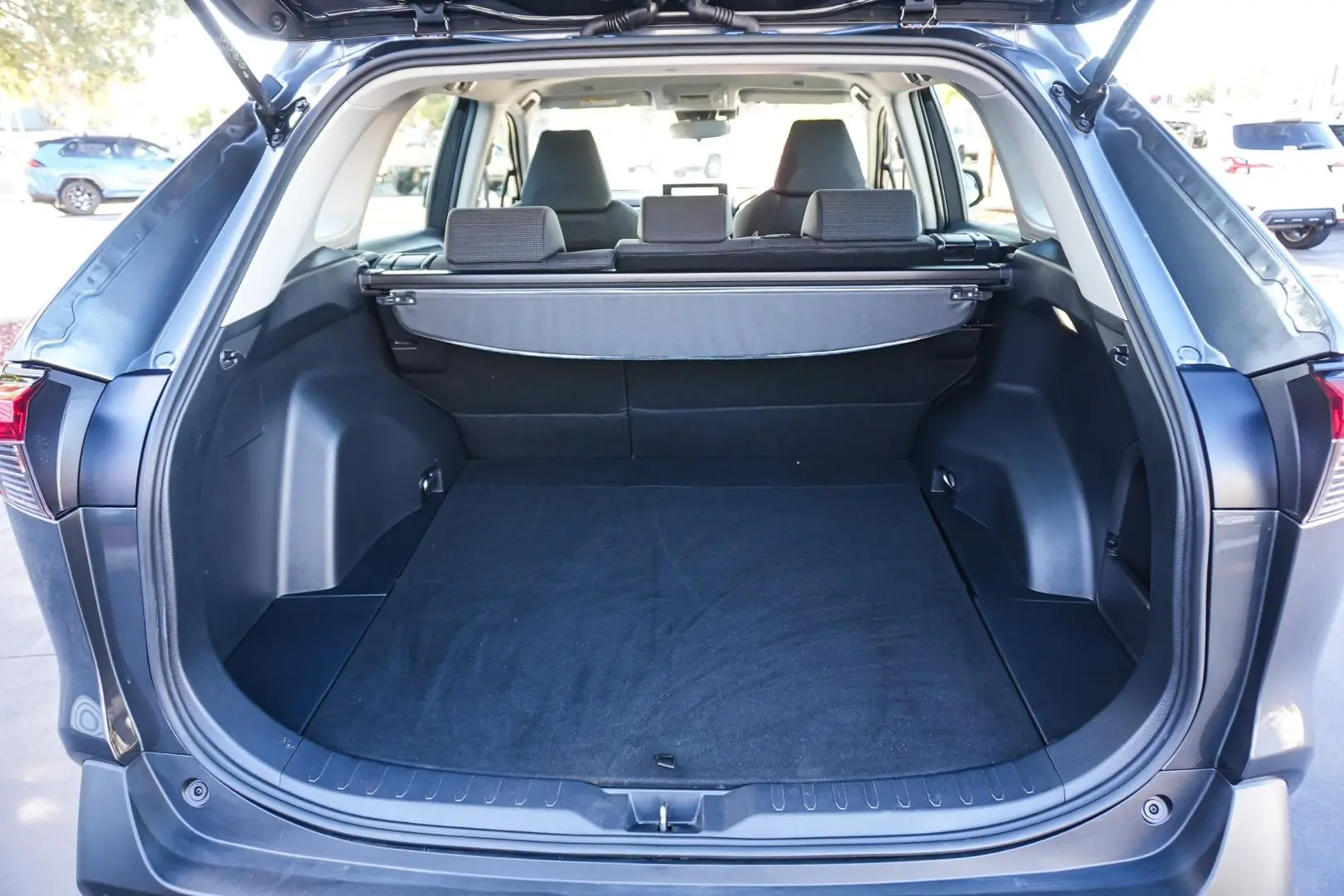 2024 Toyota RAV4 Gallery Image 11