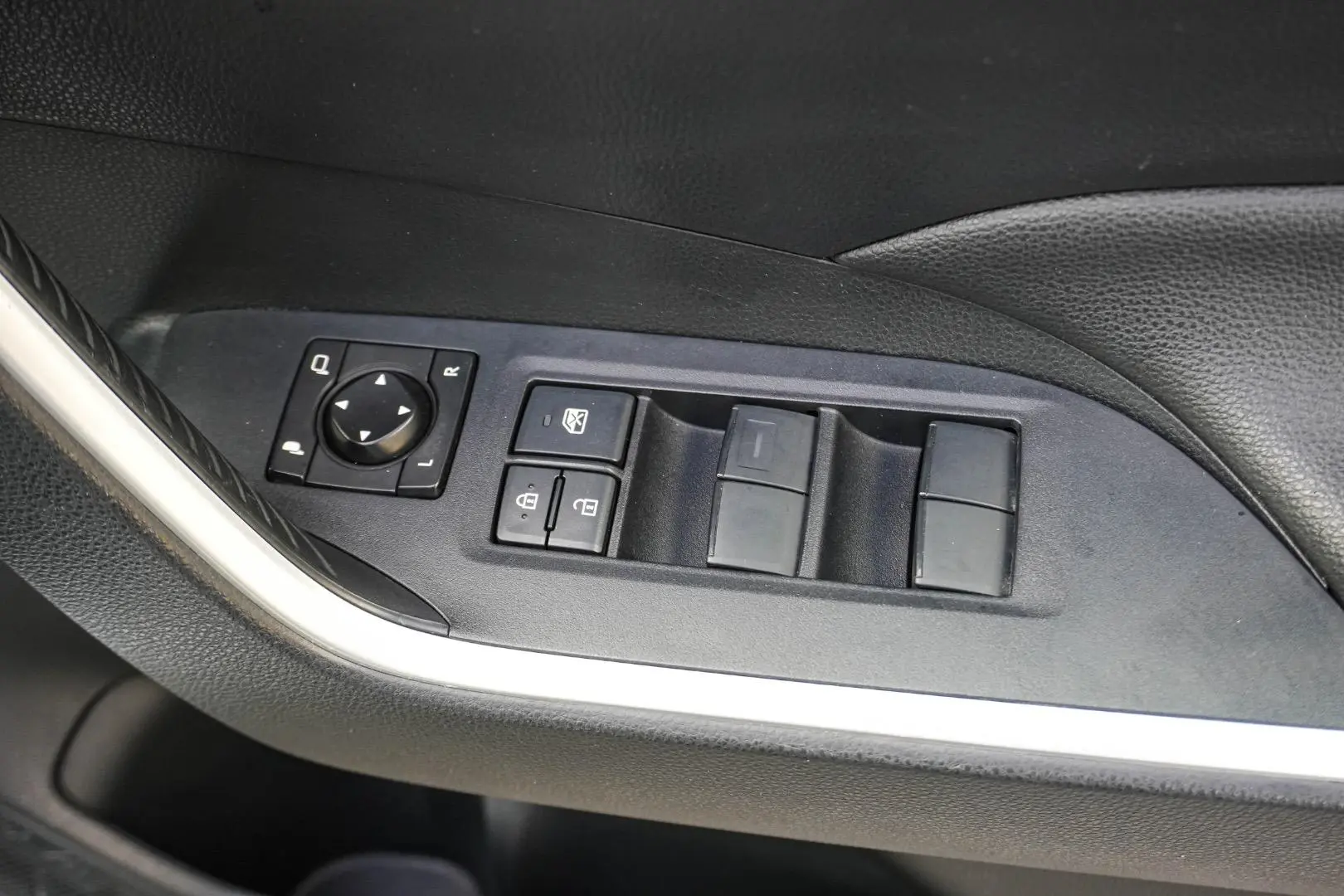 2024 Toyota RAV4 Gallery Image 19