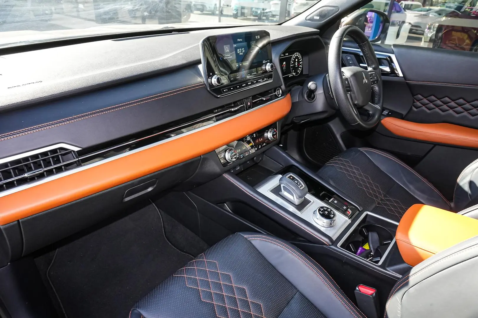 2021 Mitsubishi Outlander Gallery Image 12