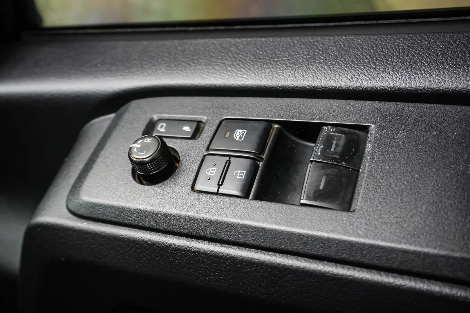 2020 Toyota Hiace Gallery Image 15