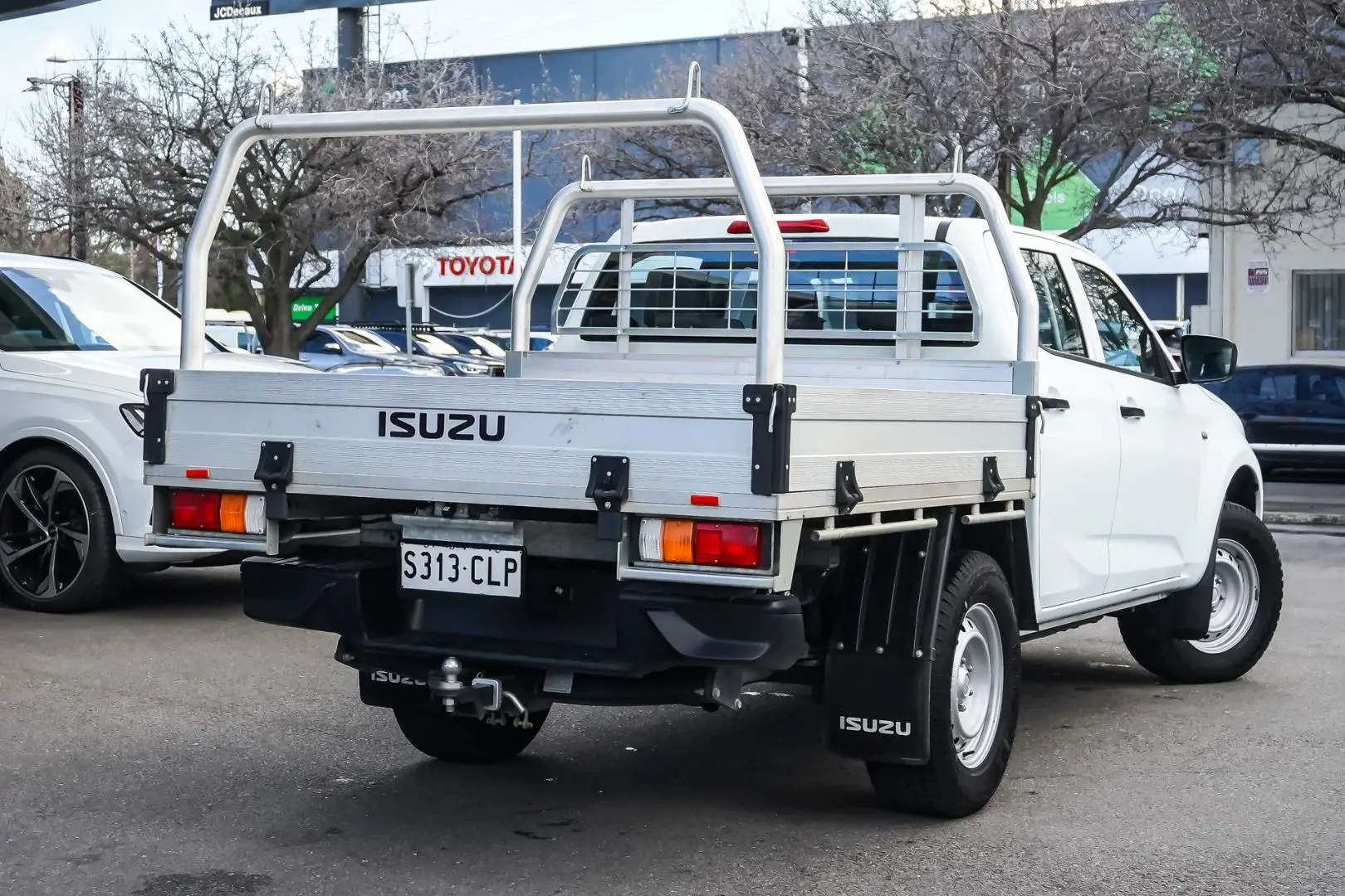 2021 Isuzu D-MAX Gallery Image 3