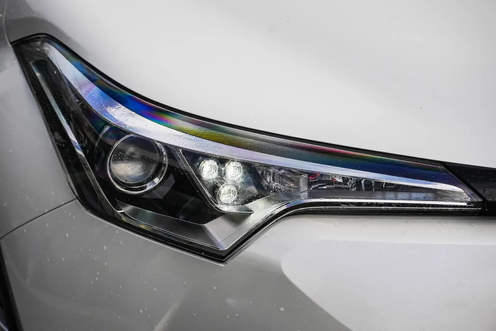 2019 Toyota C-HR Gallery Image 12