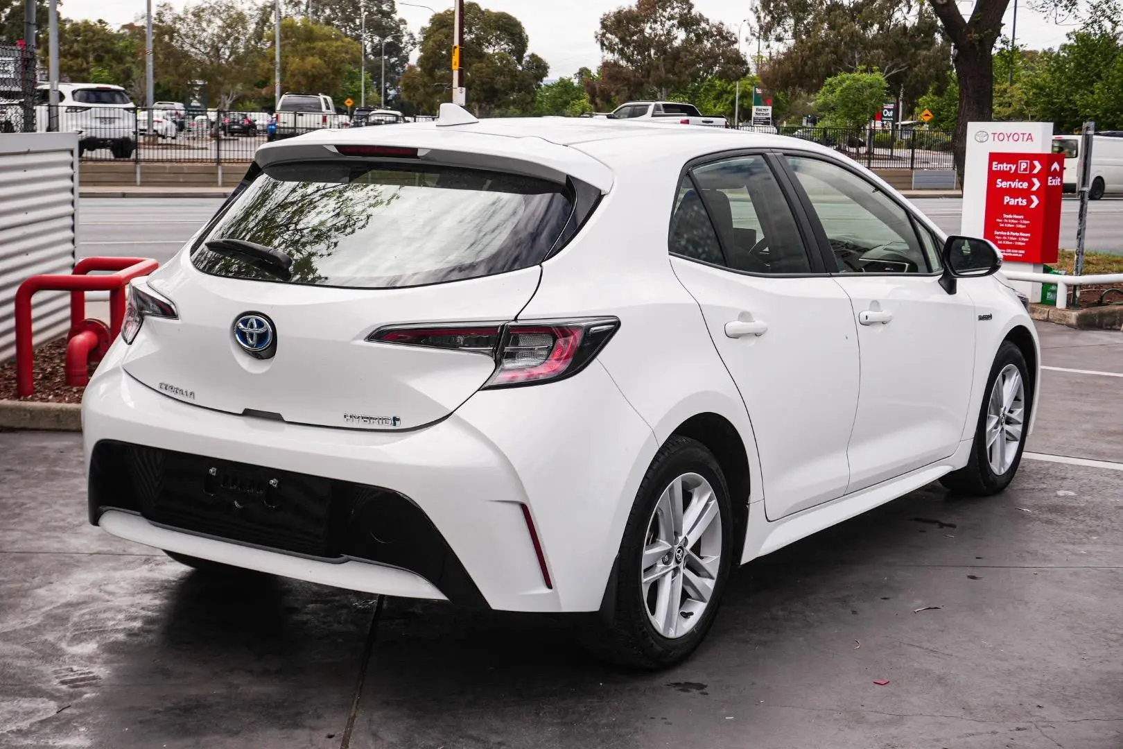 2021 Toyota Corolla Gallery Image 3