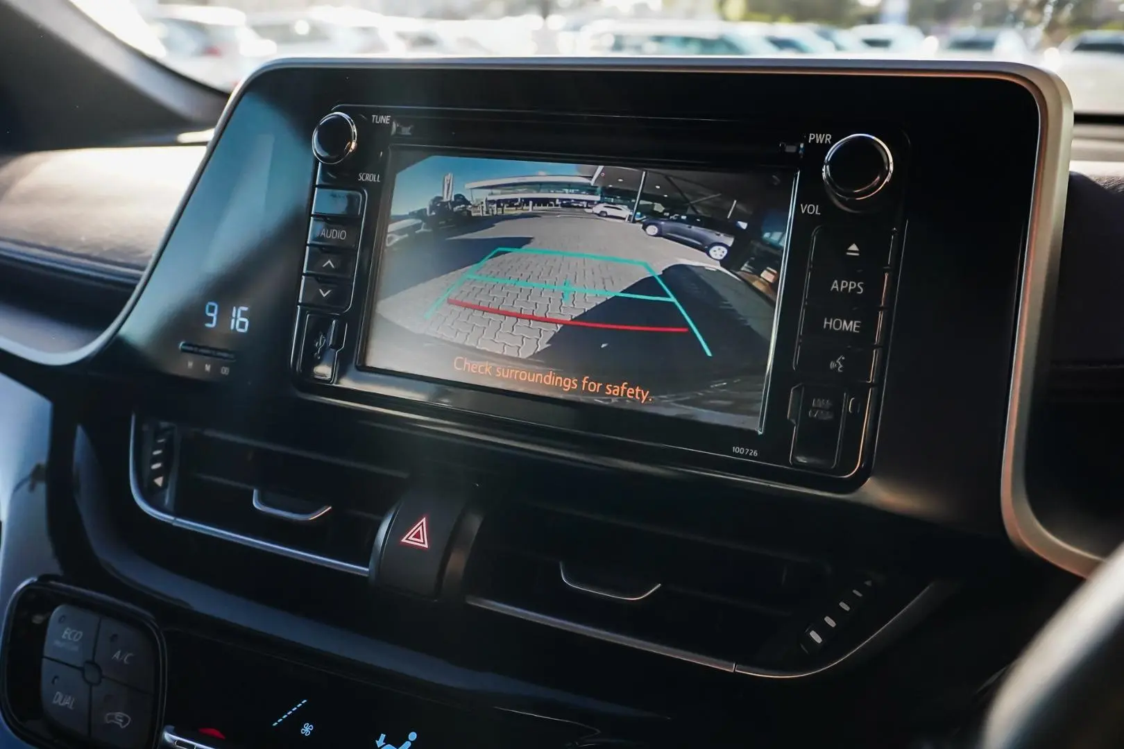 2017 Toyota C-HR Gallery Image 22