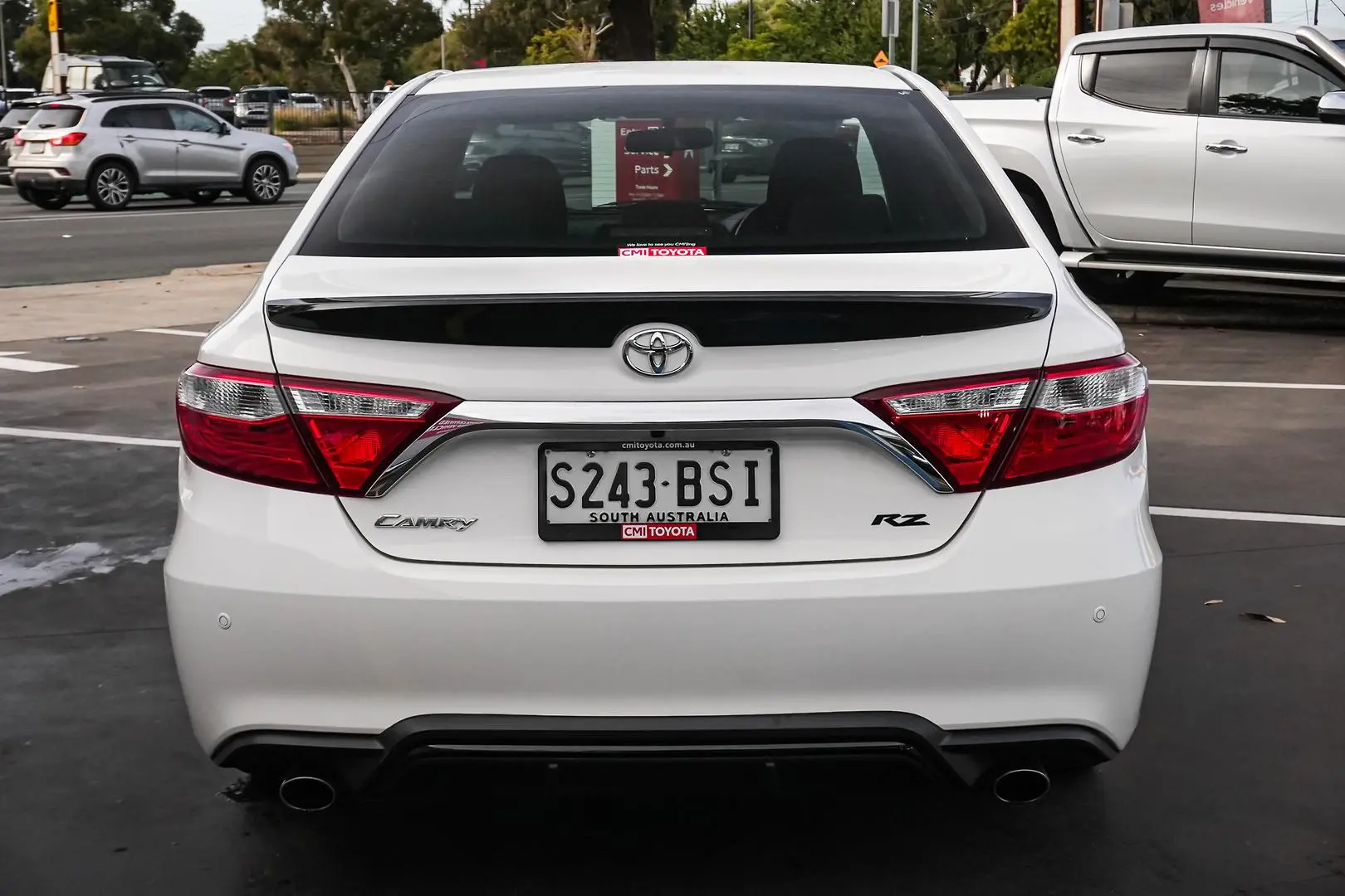 2017 Toyota Camry Gallery Image 6