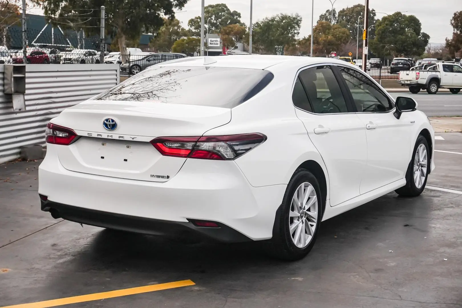 2021 Toyota Camry Gallery Image 2
