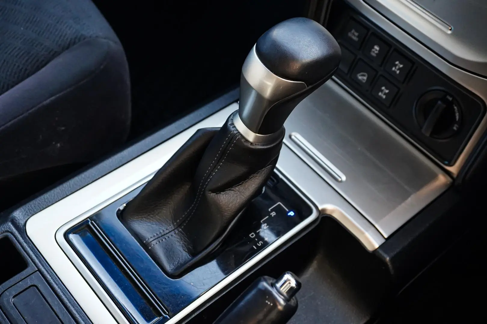 2022 Toyota Landcruiser Prado Gallery Image 19