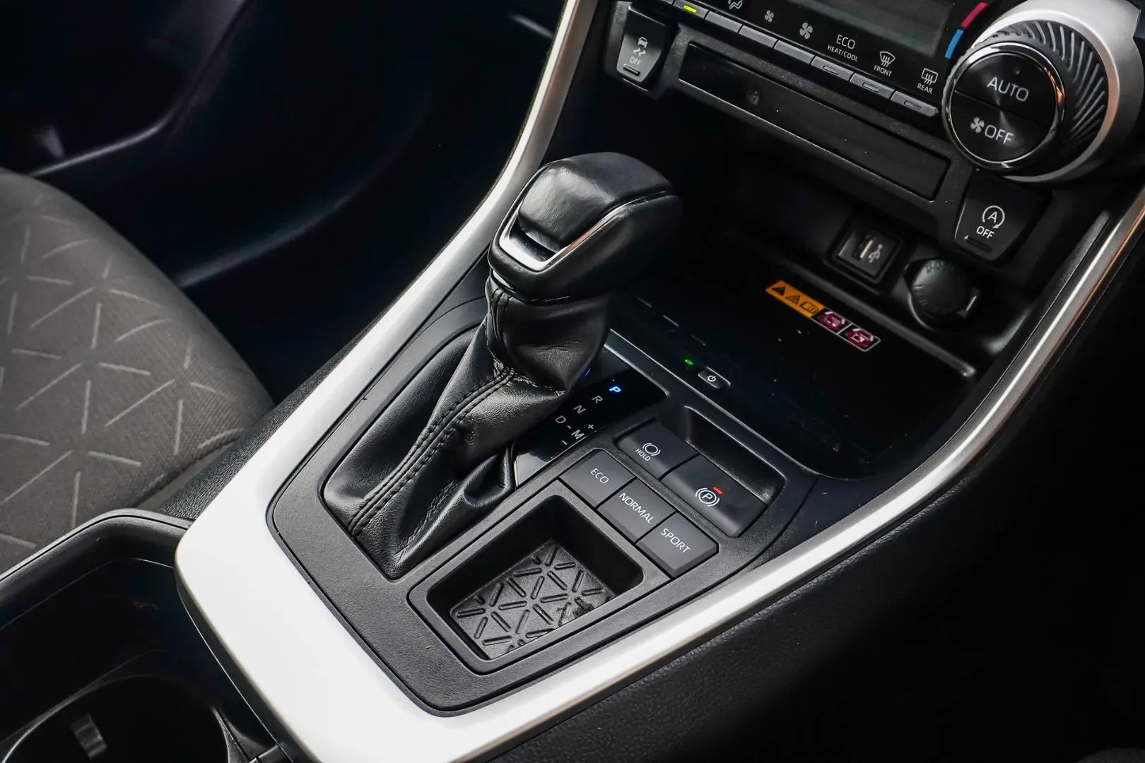 2024 Toyota RAV4 Gallery Image 17