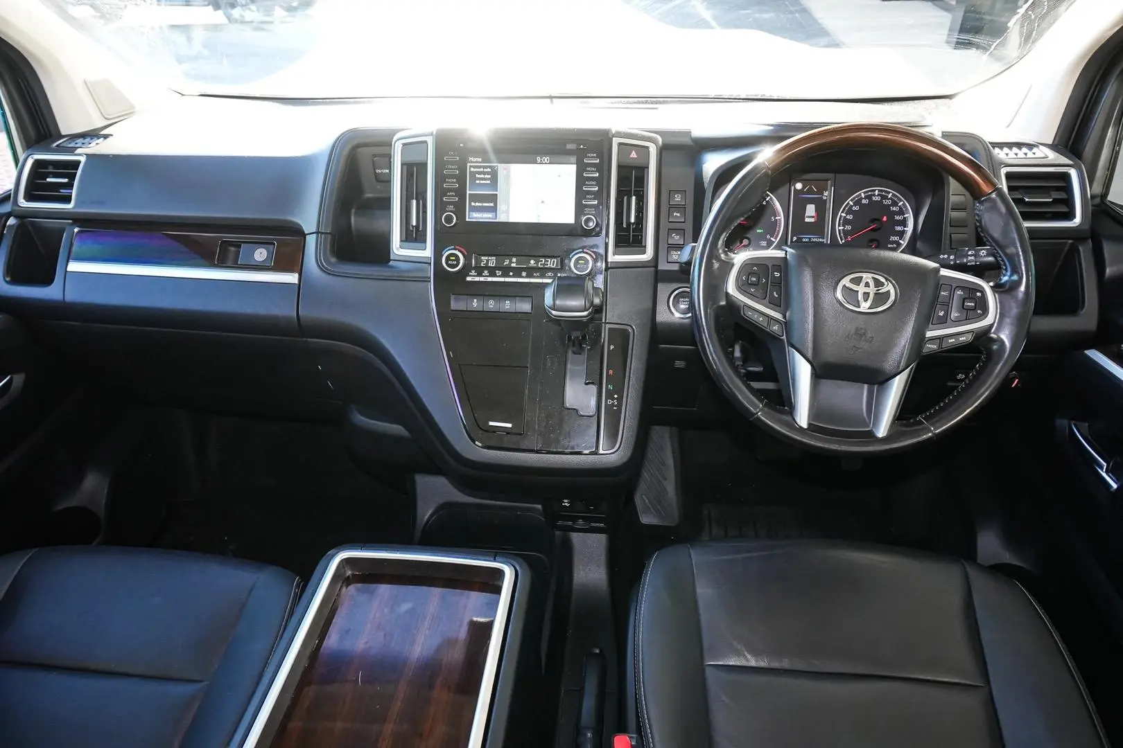 2019 Toyota Granvia Gallery Image 18