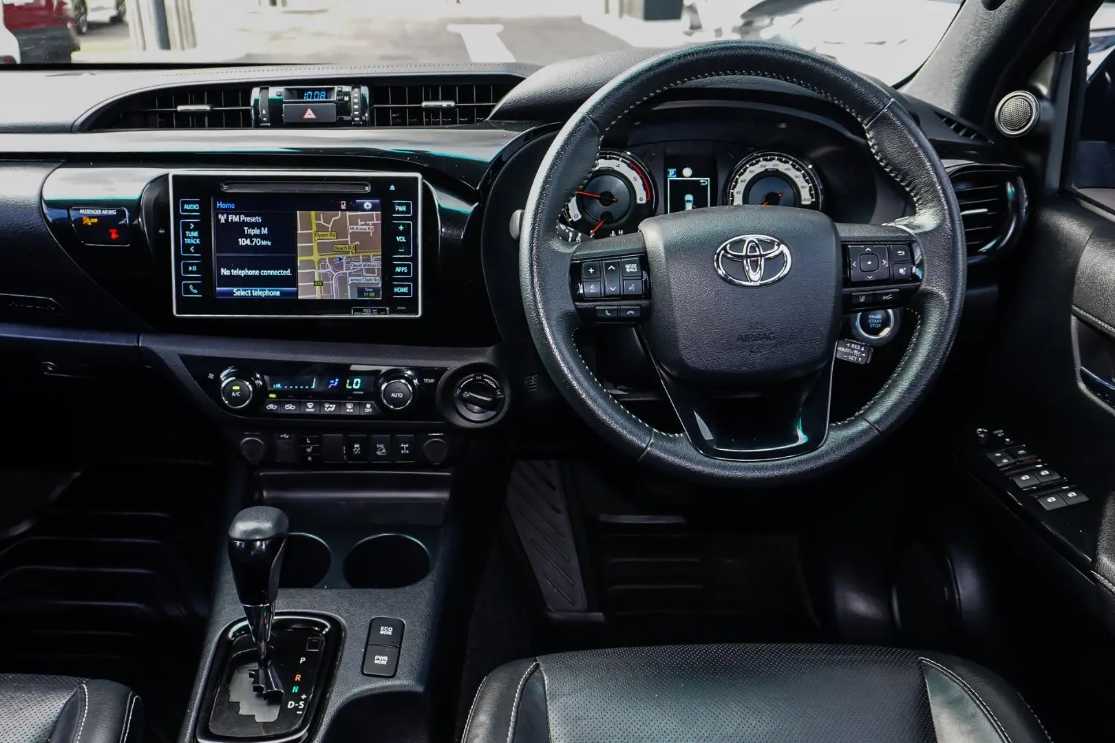2019 Toyota Hilux Gallery Image 8
