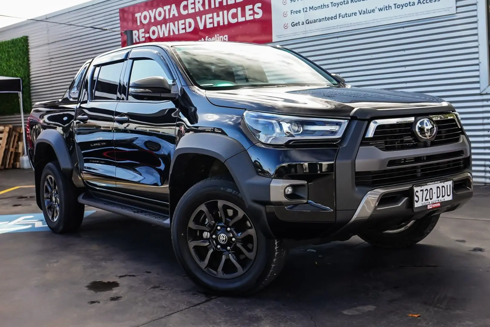 2022 Toyota Hilux Gallery Image 1