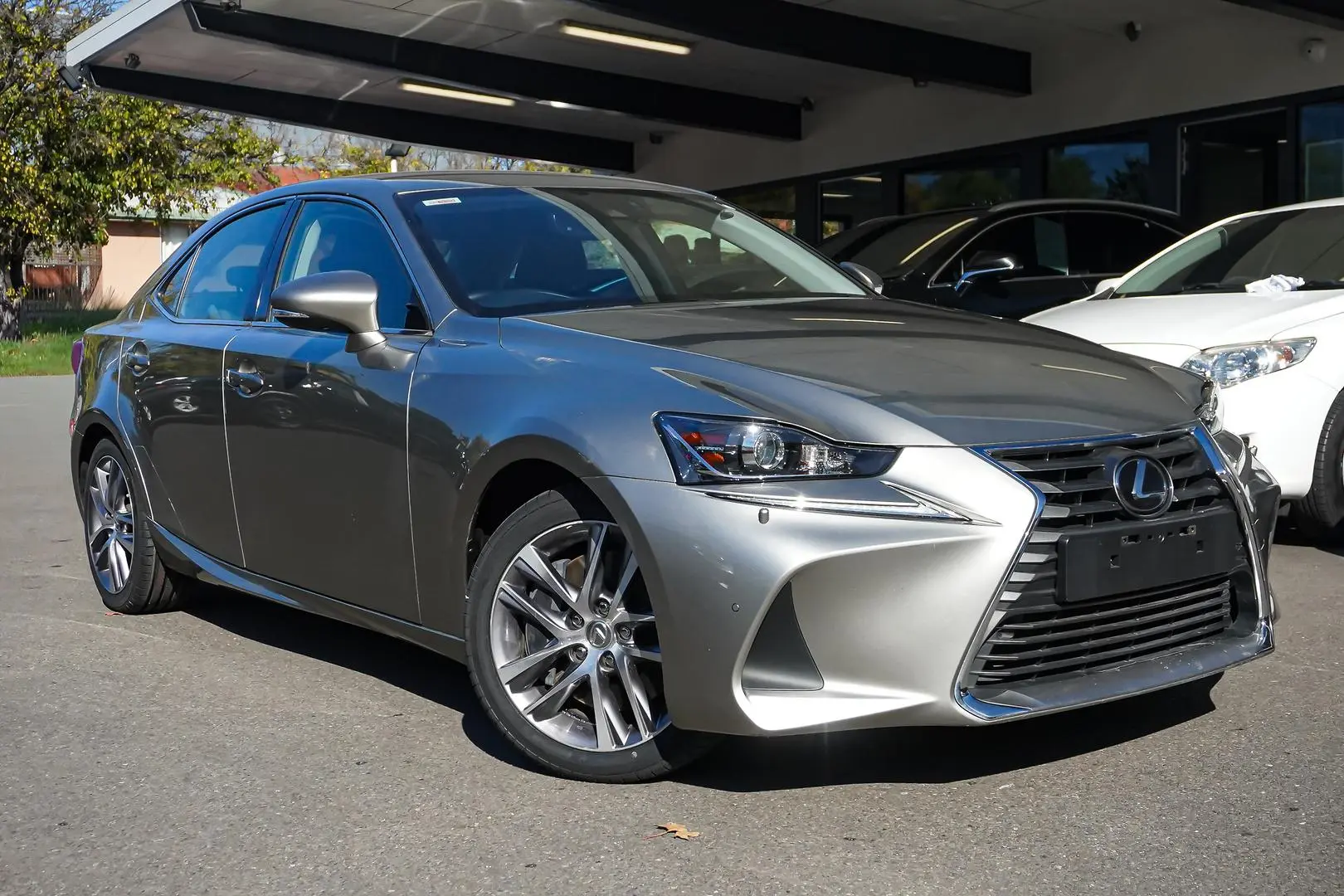 2018 Lexus IS Gallery Image 2