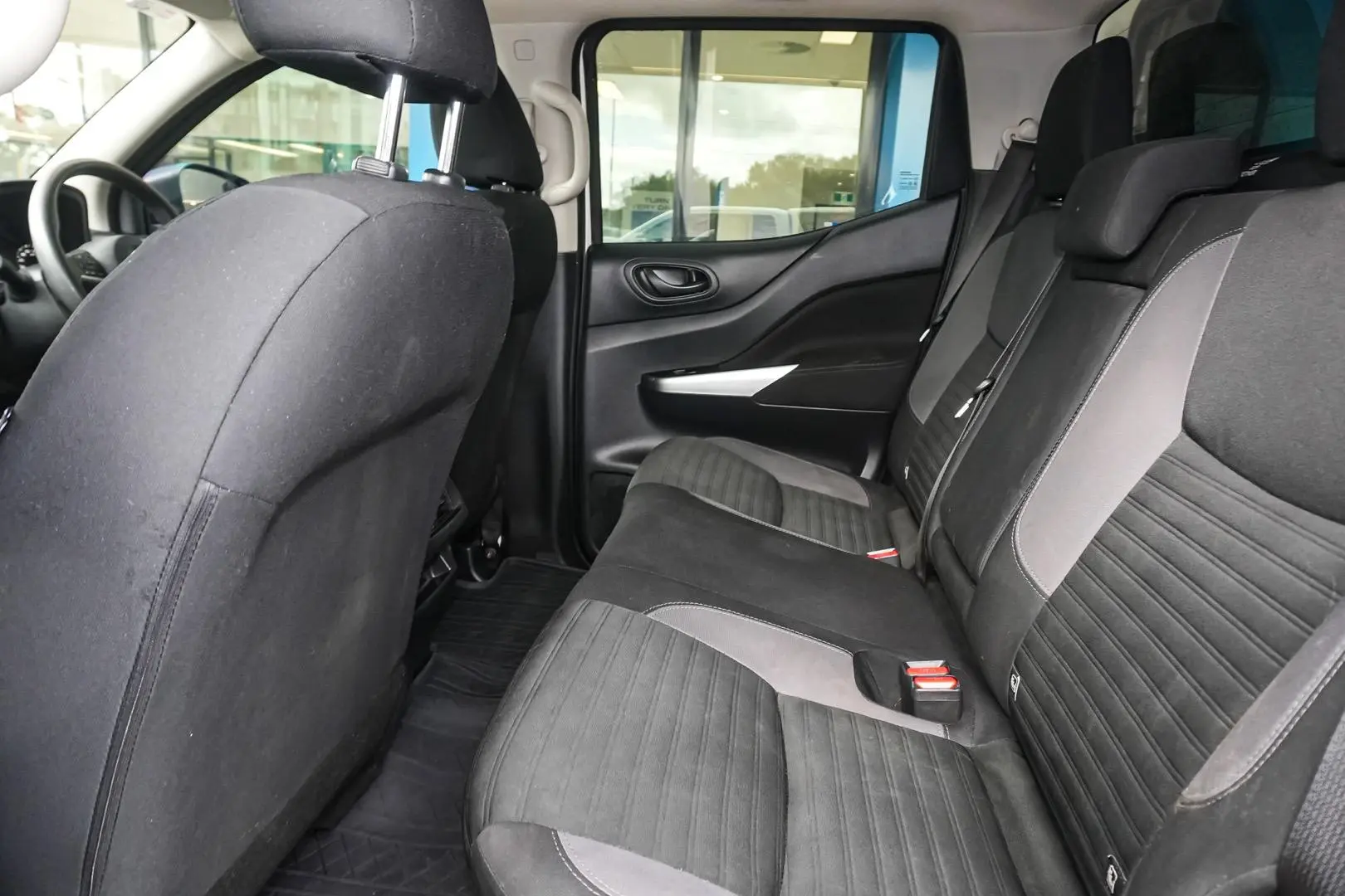 2022 Nissan Navara Gallery Image 8