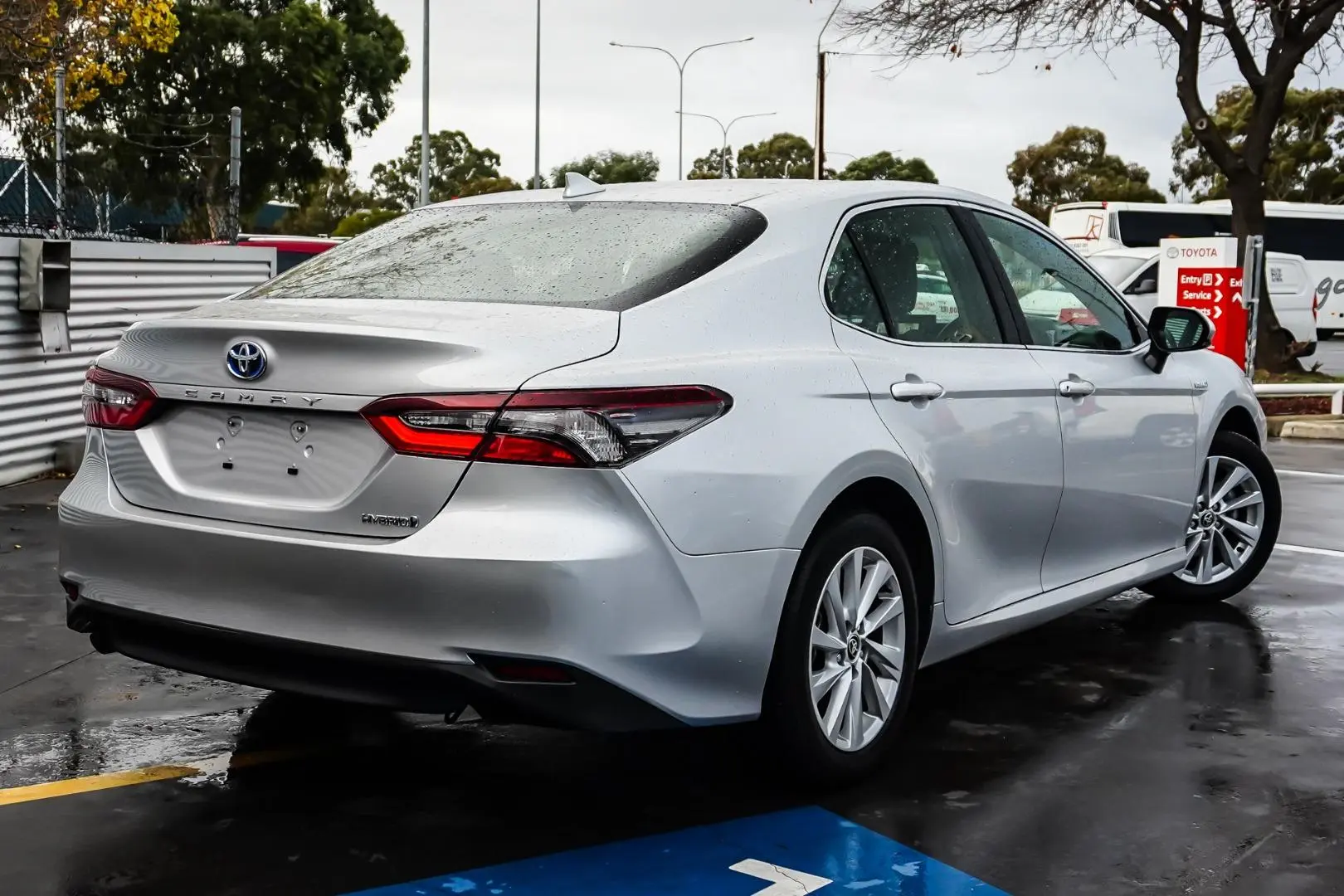 2023 Toyota Camry Gallery Image 2