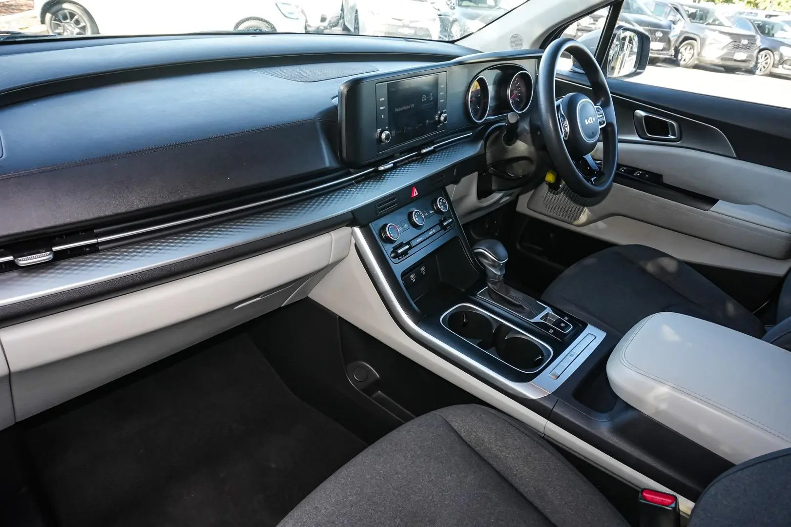 2022 Kia Carnival Gallery Image 11