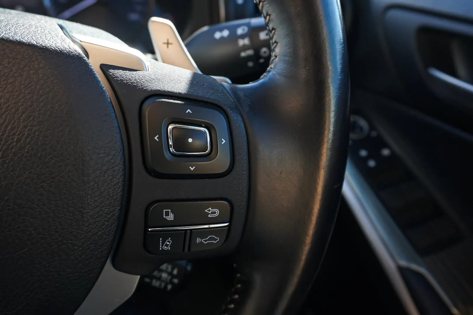 2018 Lexus IS Gallery Image 23