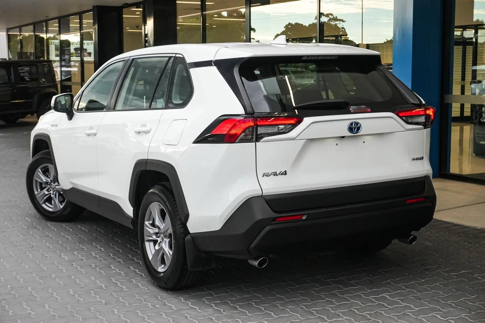 2022 Toyota RAV4 Gallery Image 3