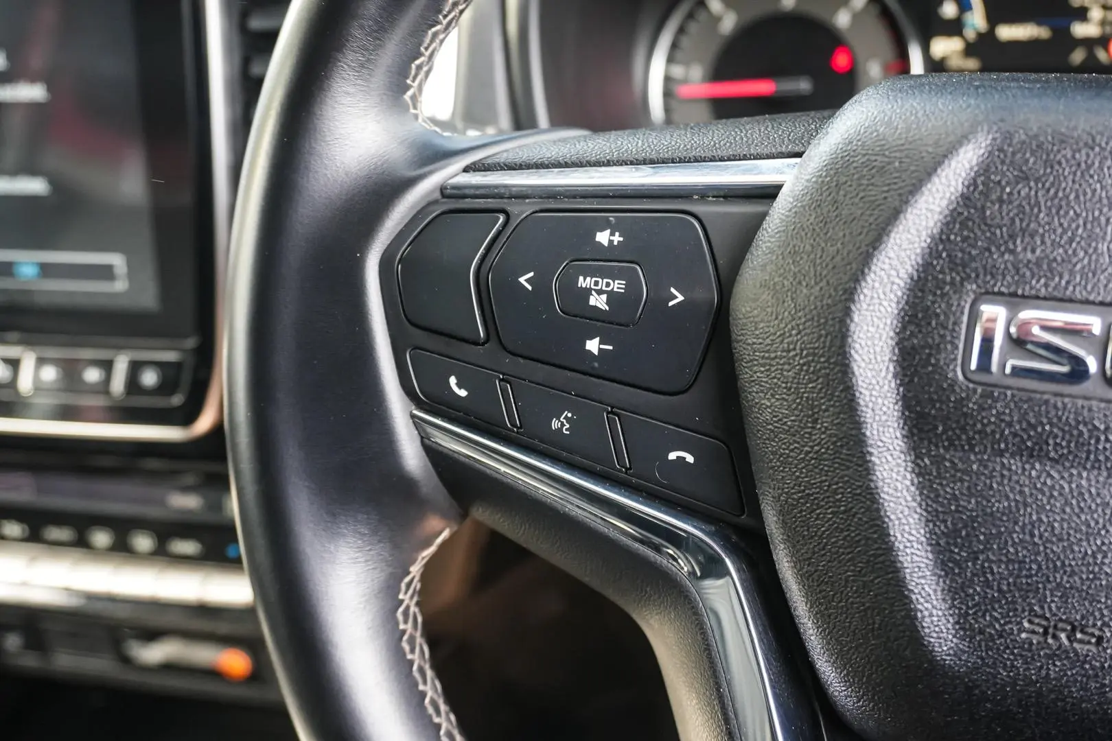 2023 Isuzu MU-X Gallery Image 21
