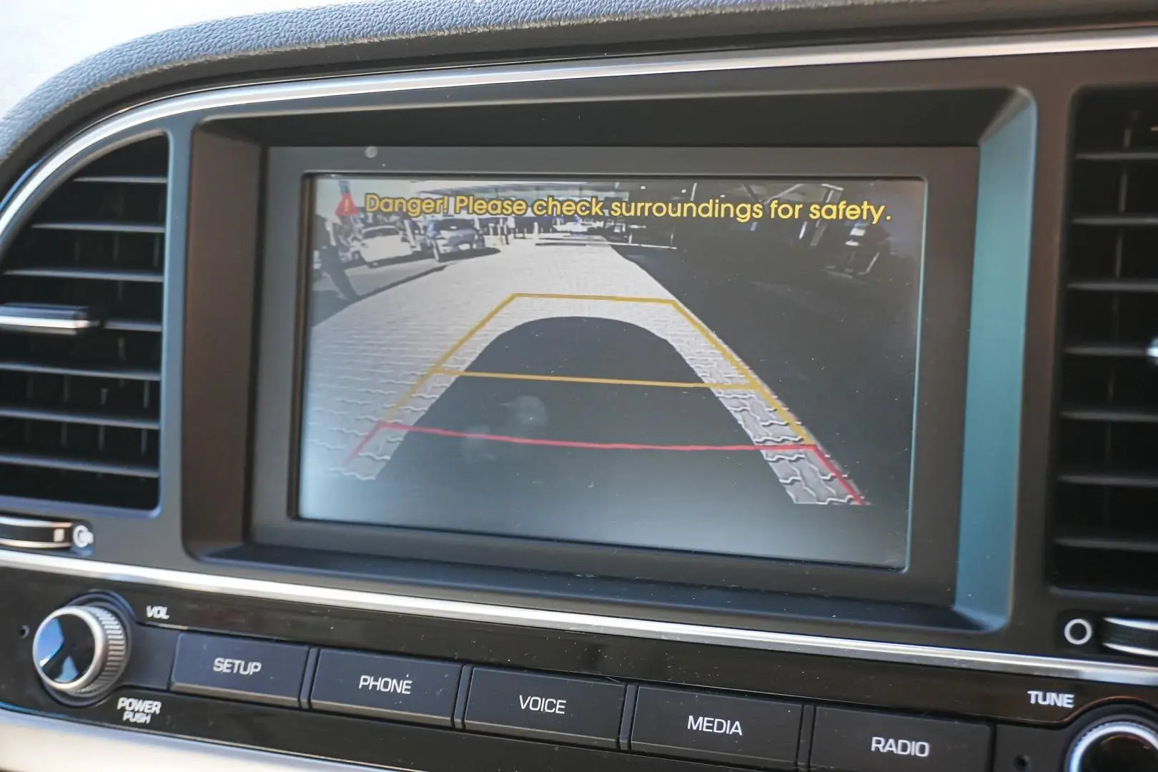 2016 Hyundai Elantra Gallery Image 21