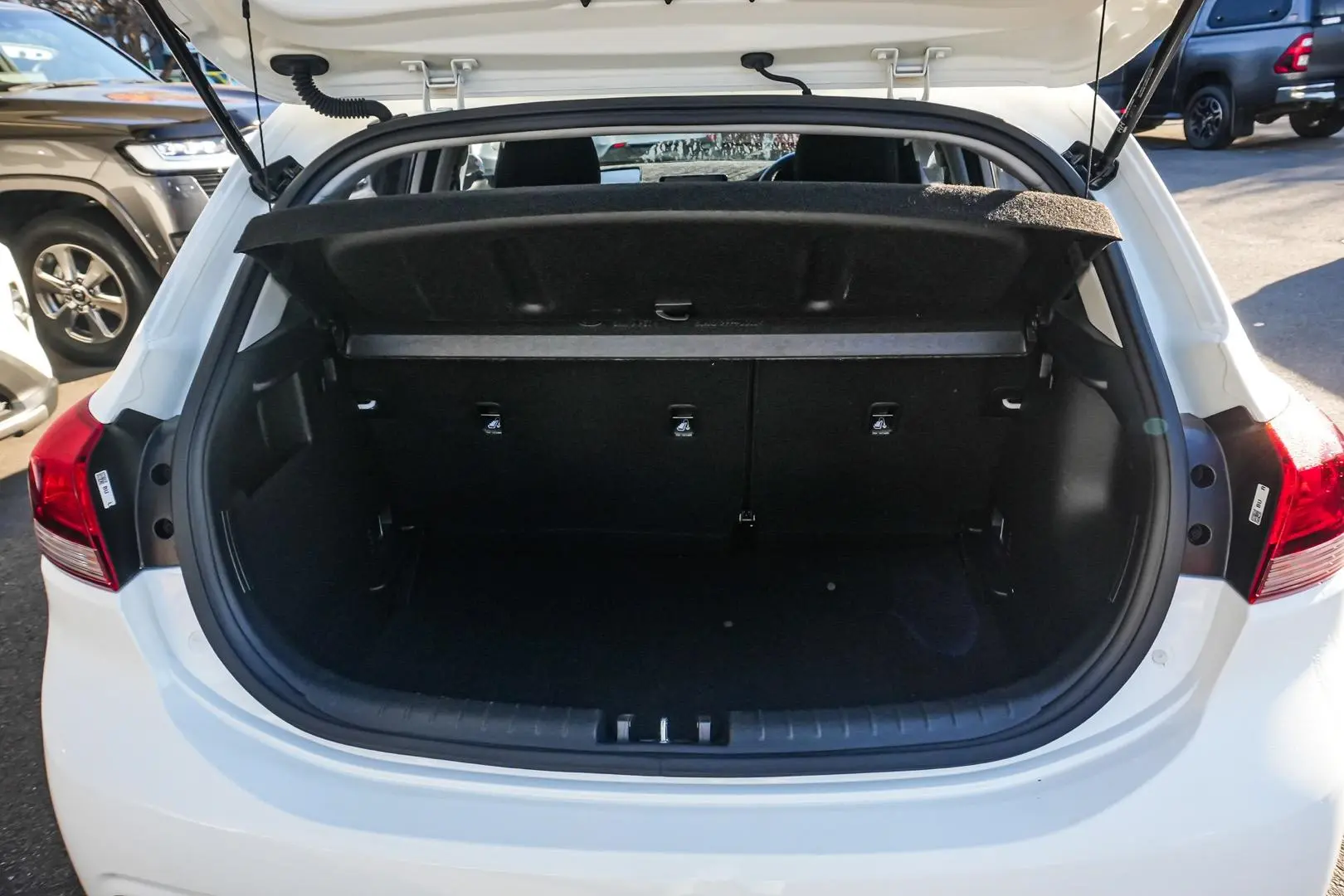 2022 Kia Rio Gallery Image 10
