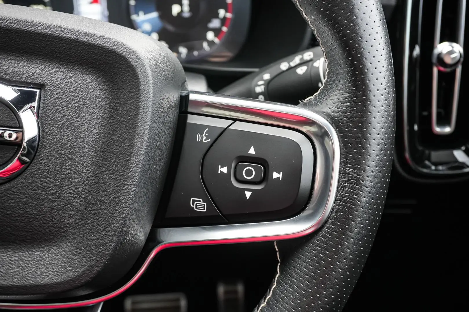 2020 Volvo XC40 Gallery Image 20