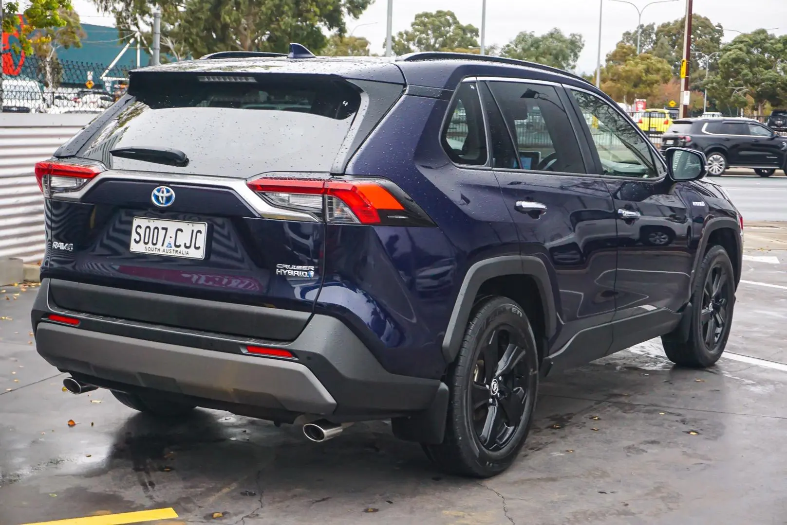 2021 Toyota RAV4 Gallery Image 2