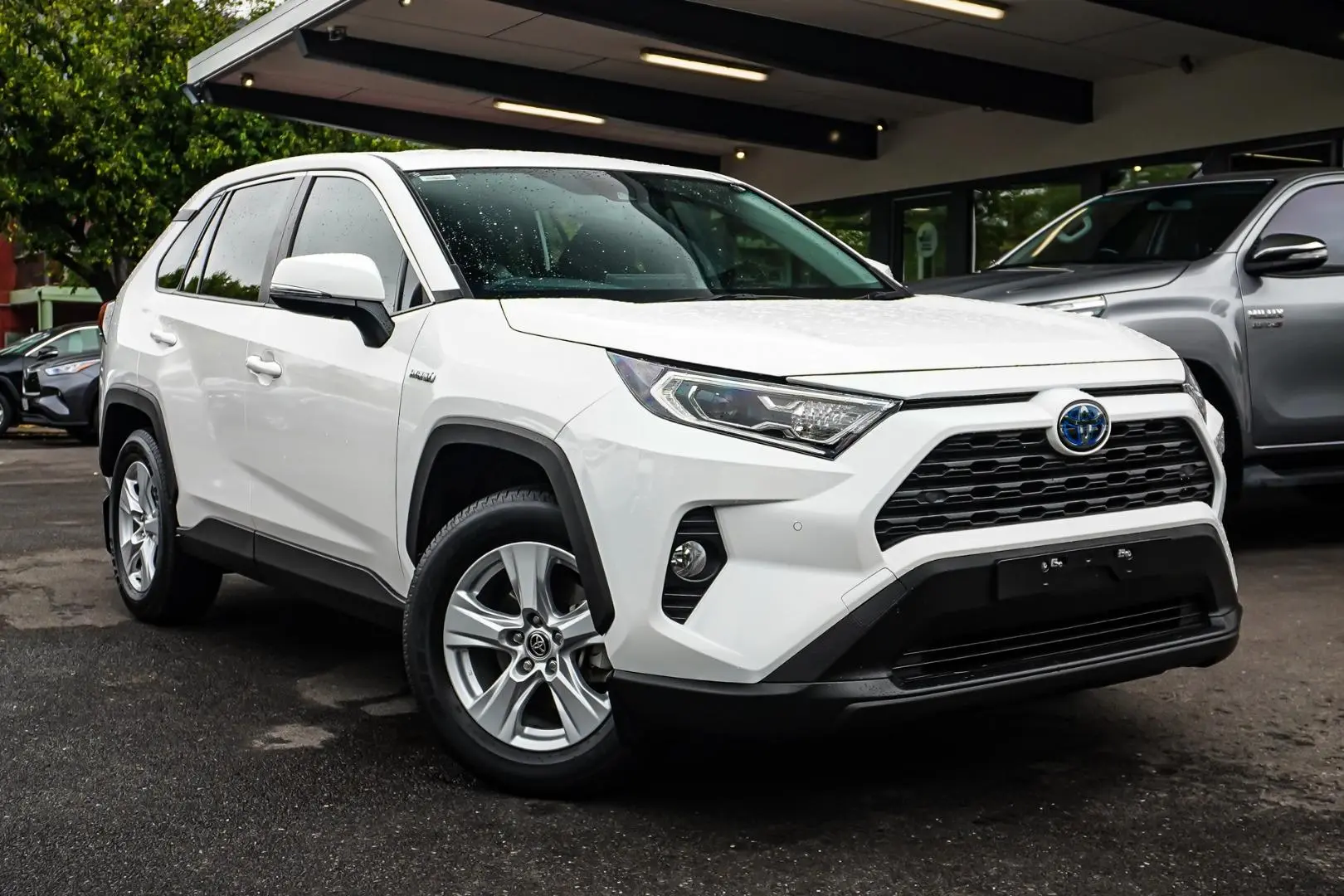 2020 Toyota RAV4 Gallery Image 2