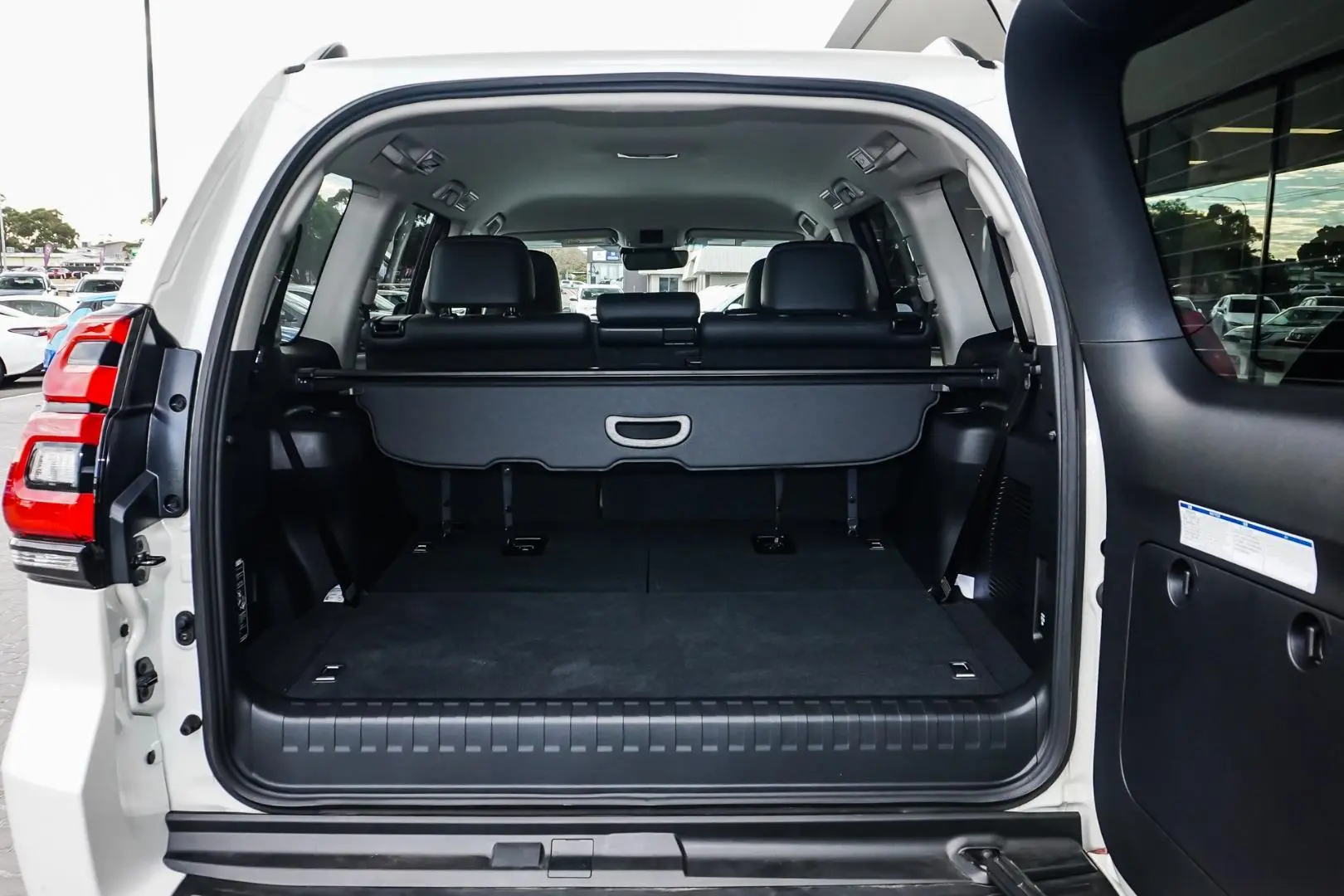 2022 Toyota Landcruiser Prado Gallery Image 10