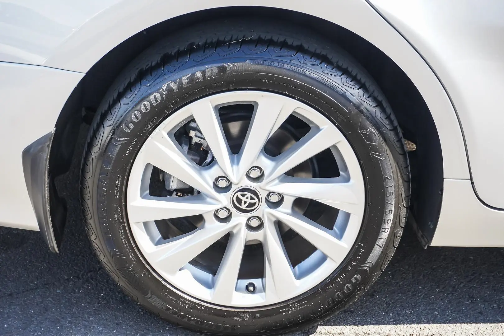 2021 Toyota Camry Gallery Image 14