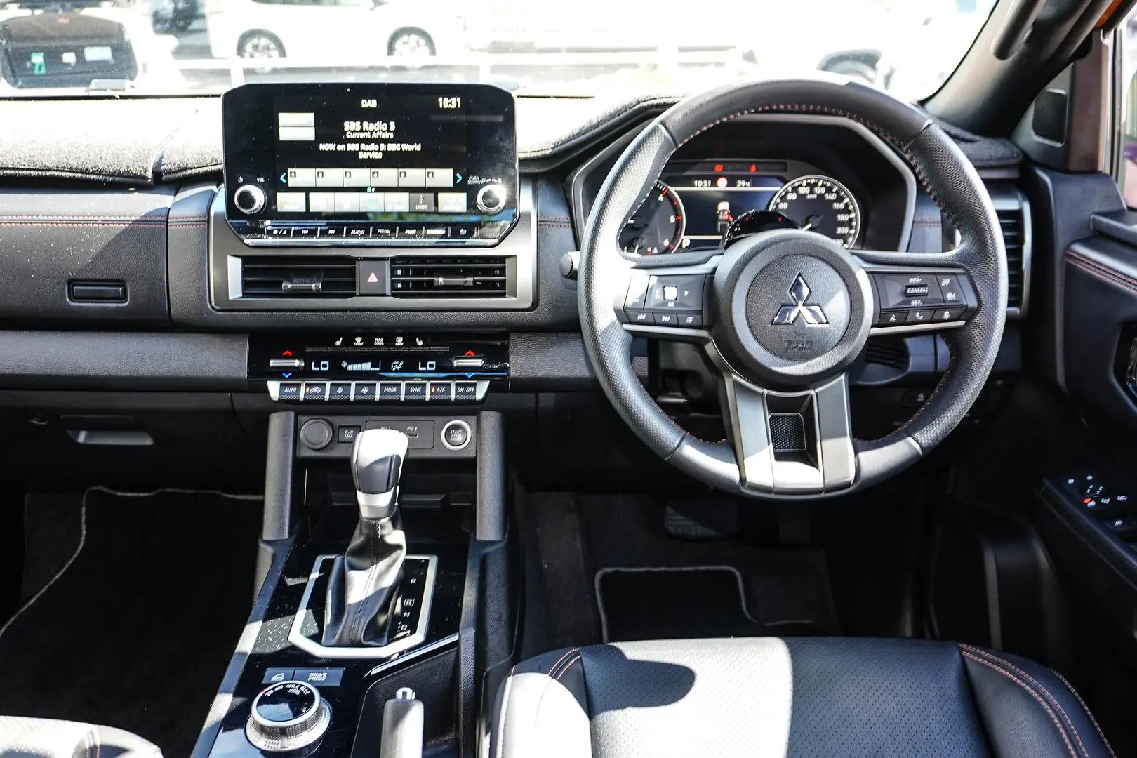 2024 Mitsubishi Triton Gallery Image 8