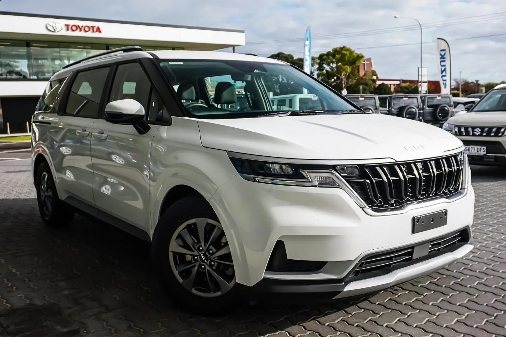 2022 Kia Carnival Gallery Image 1