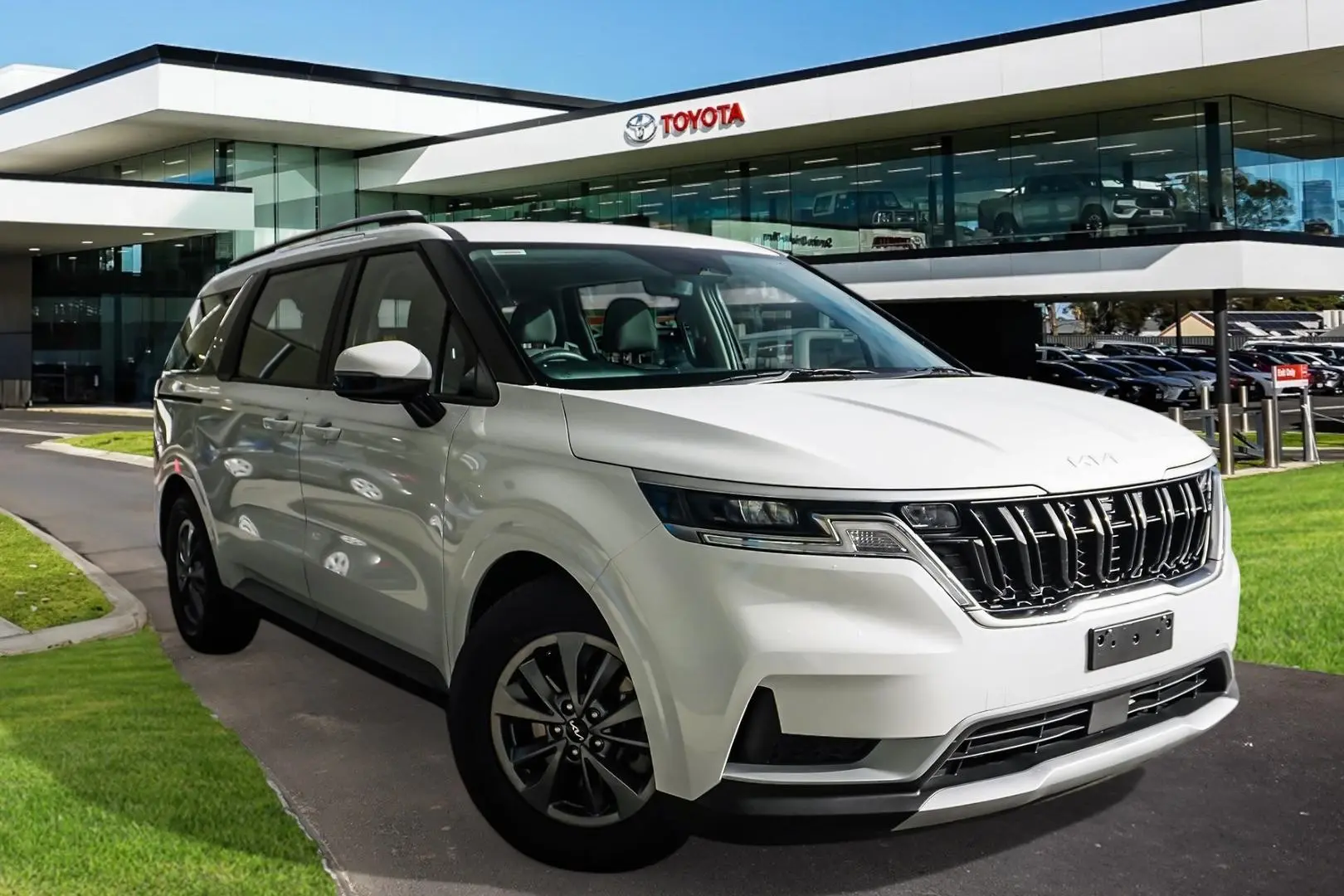 2022 Kia Carnival Gallery Image 1