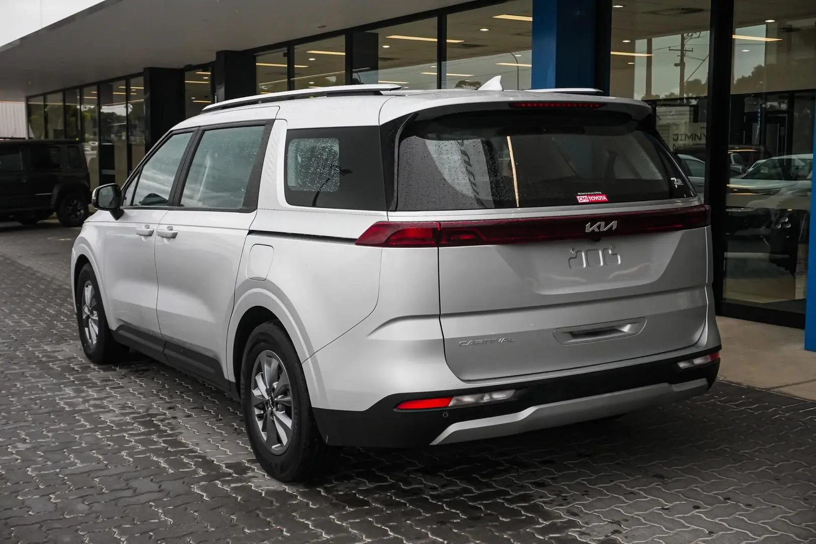 2022 Kia Carnival Gallery Image 3