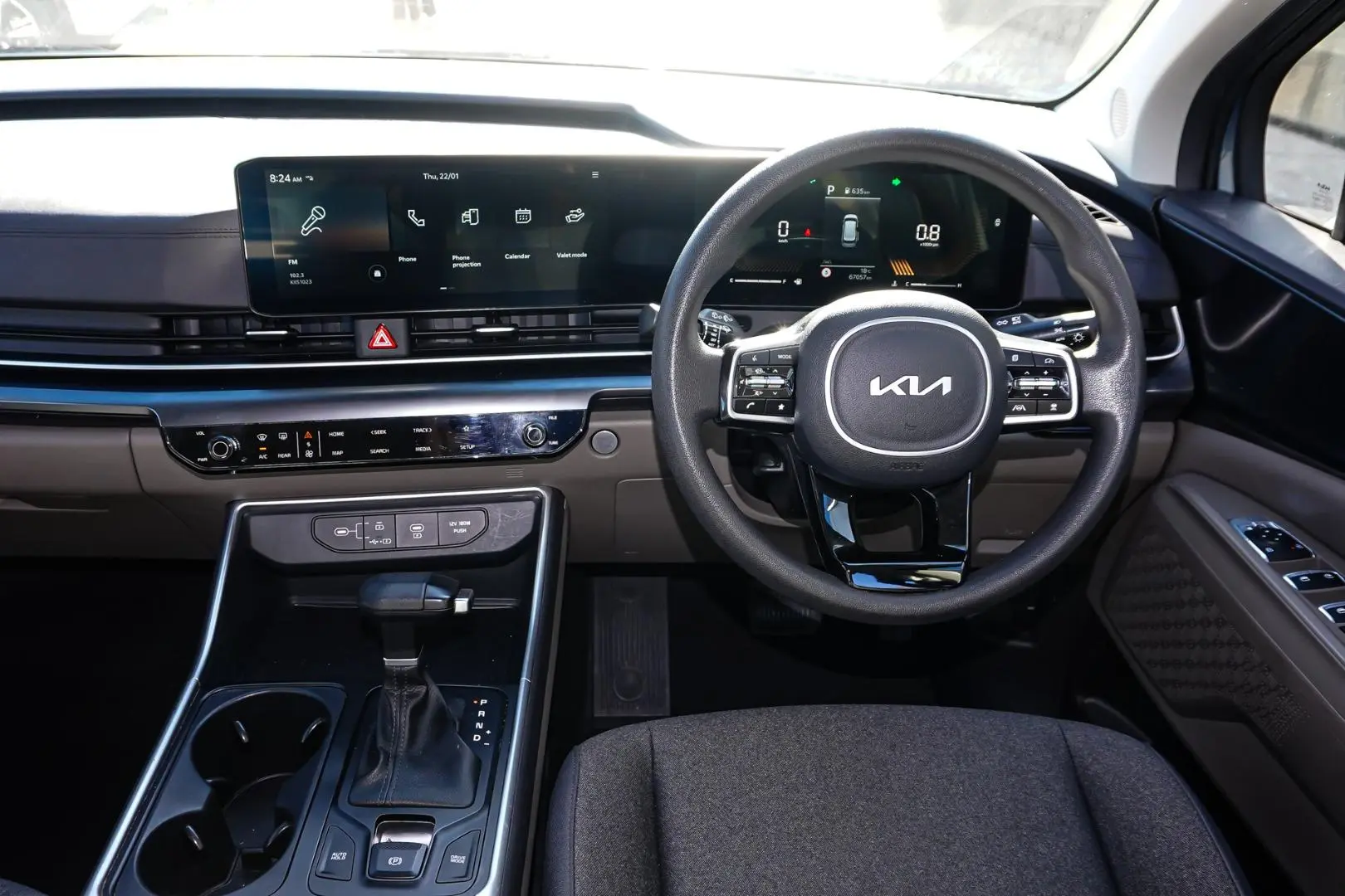 2024 Kia Carnival Gallery Image 9