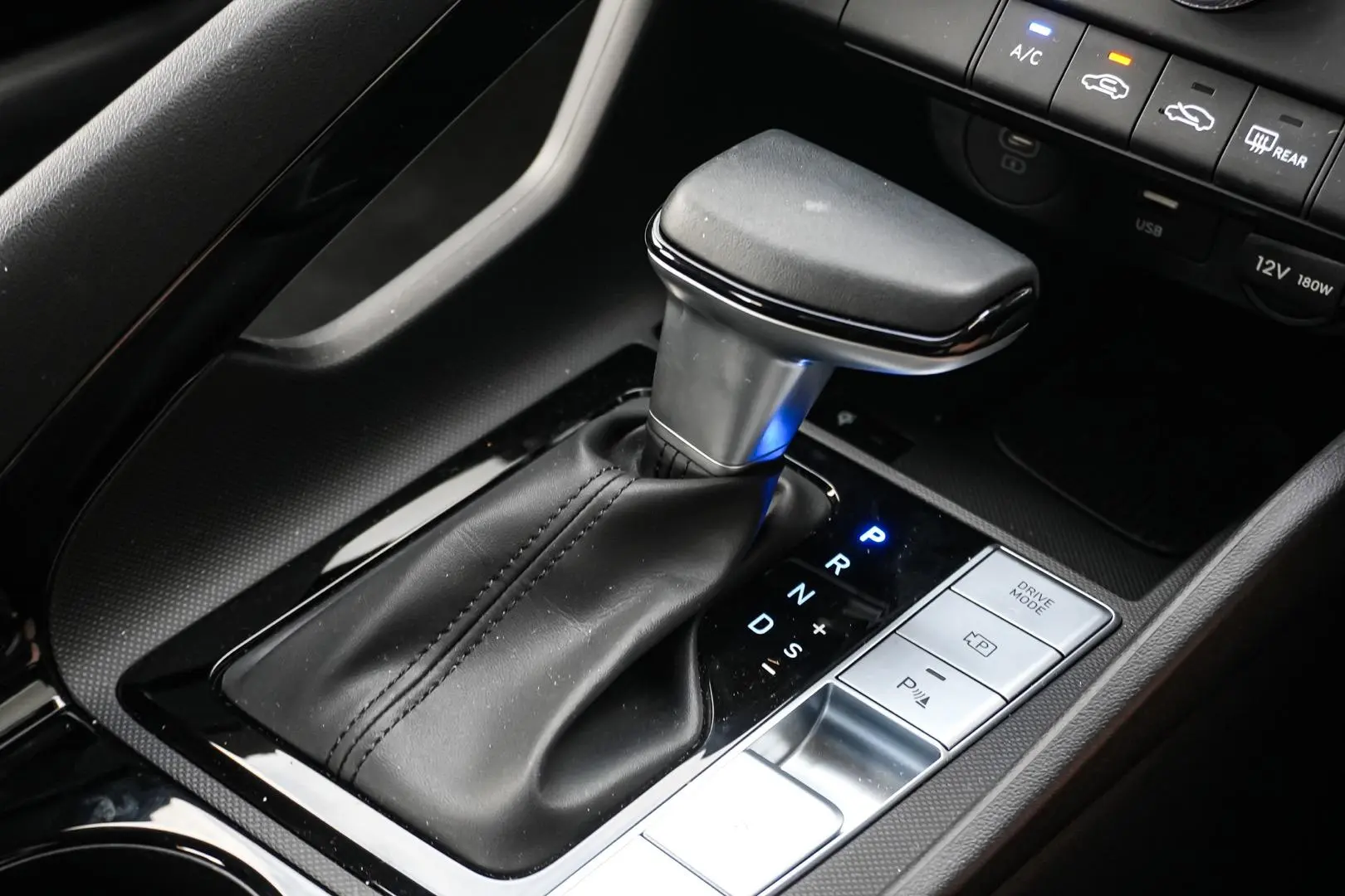 2025 Hyundai i30 Gallery Image 17