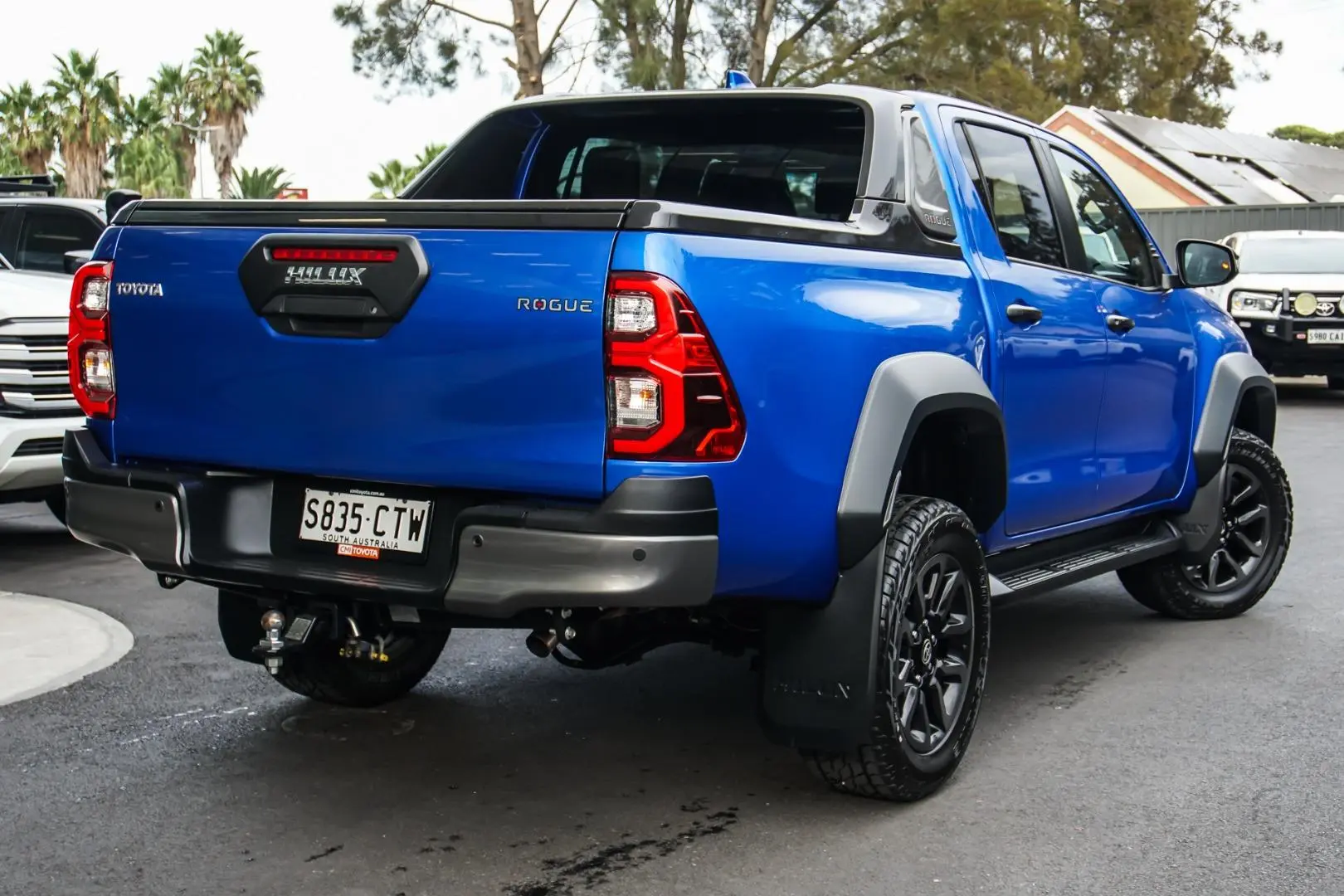 2022 Toyota Hilux Gallery Image 2