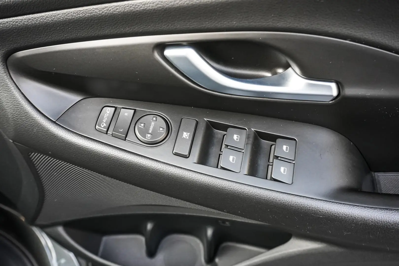 2021 Hyundai i30 Gallery Image 16