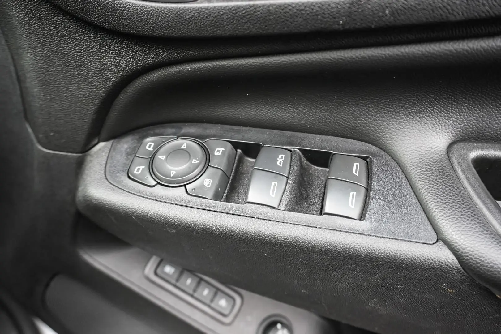 2019 Holden Equinox Gallery Image 17