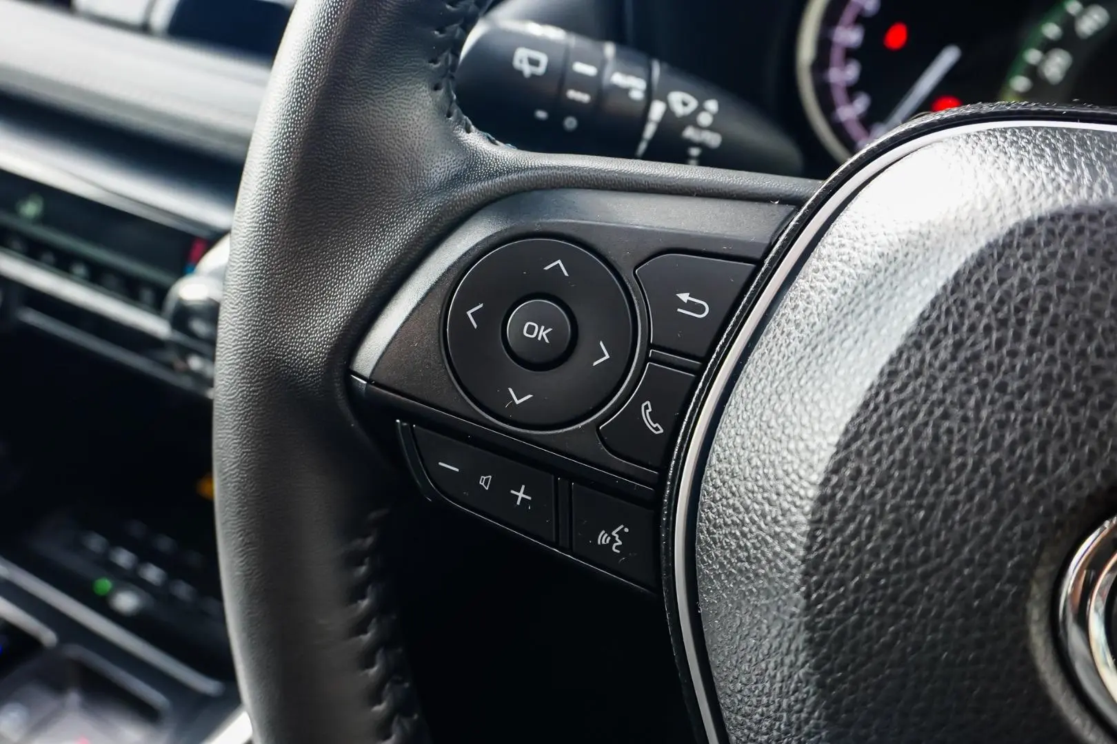 2024 Toyota RAV4 Gallery Image 18
