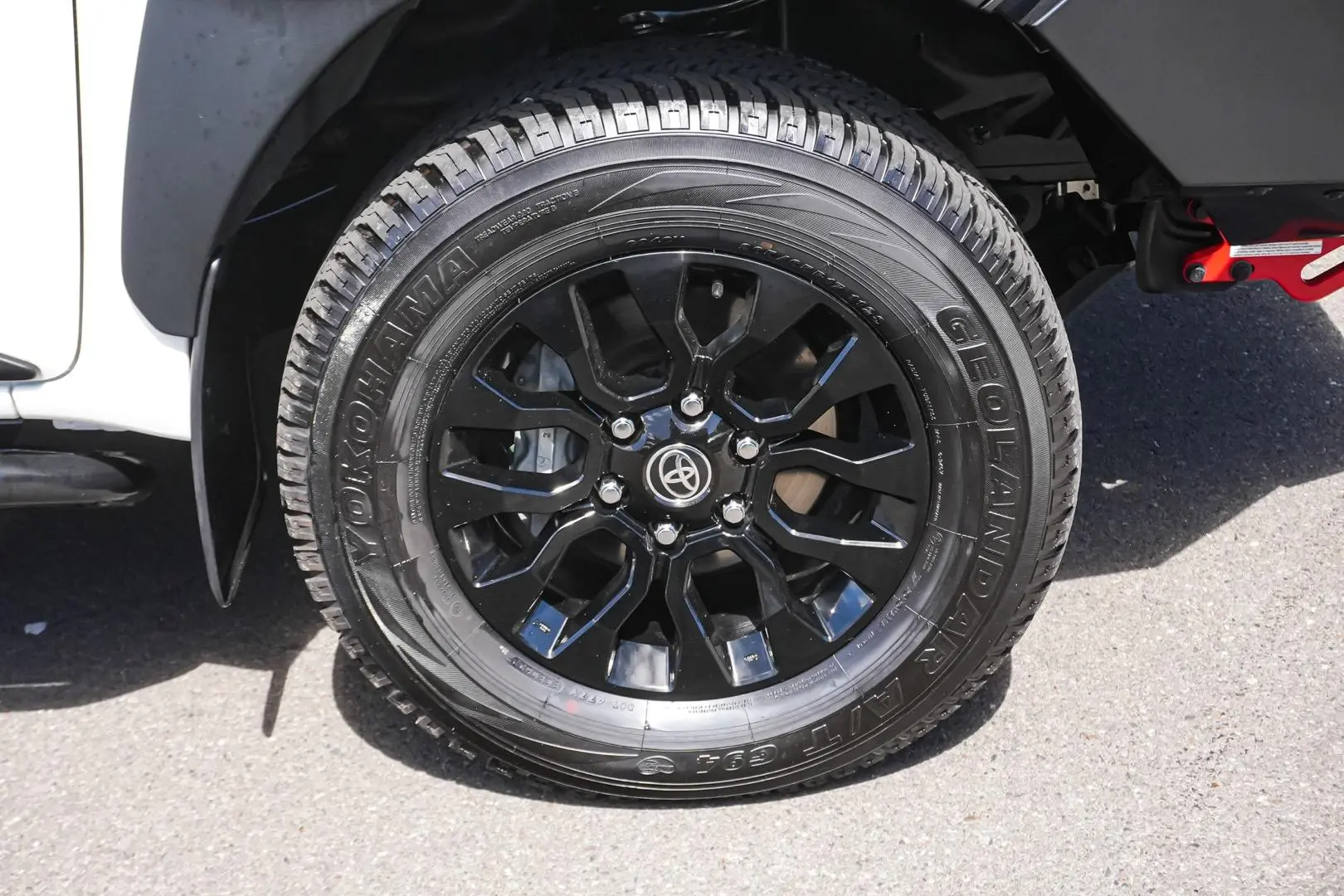 2022 Toyota Hilux Gallery Image 11