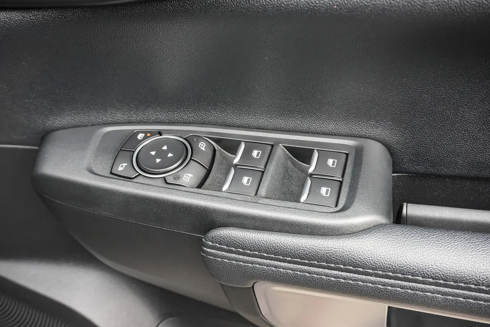 2024 Ford Everest Gallery Image 17