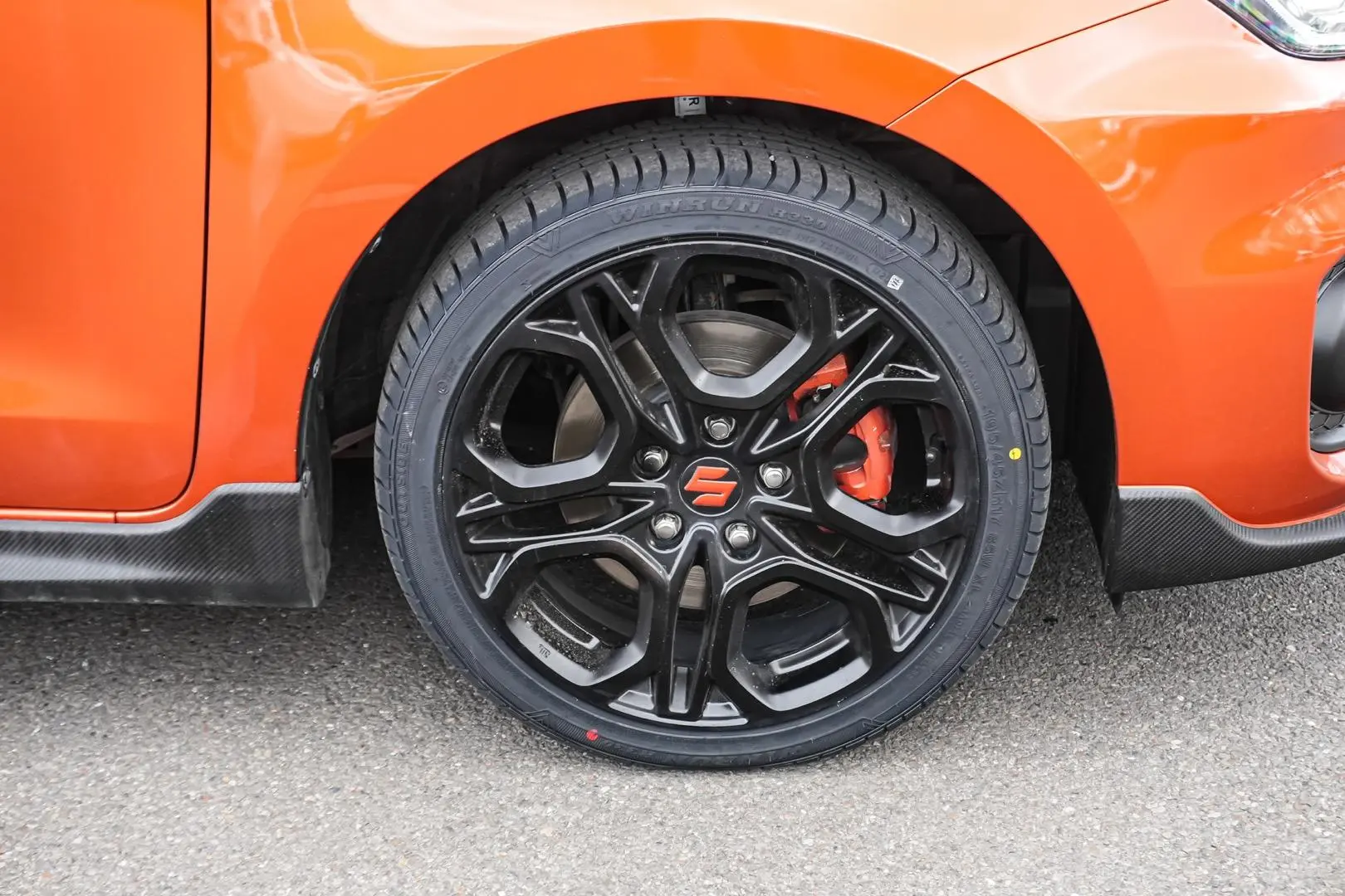 2020 Suzuki Swift Gallery Image 12