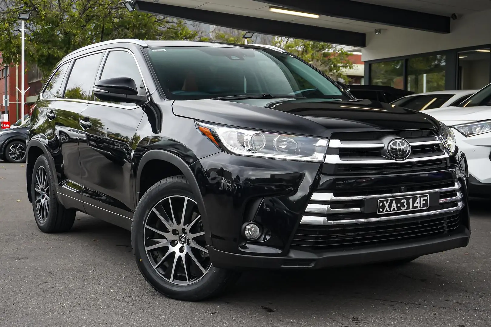 2018 Toyota Kluger Gallery Image 2