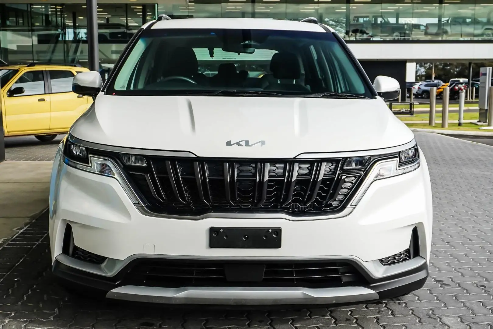 2023 Kia Carnival Gallery Image 4