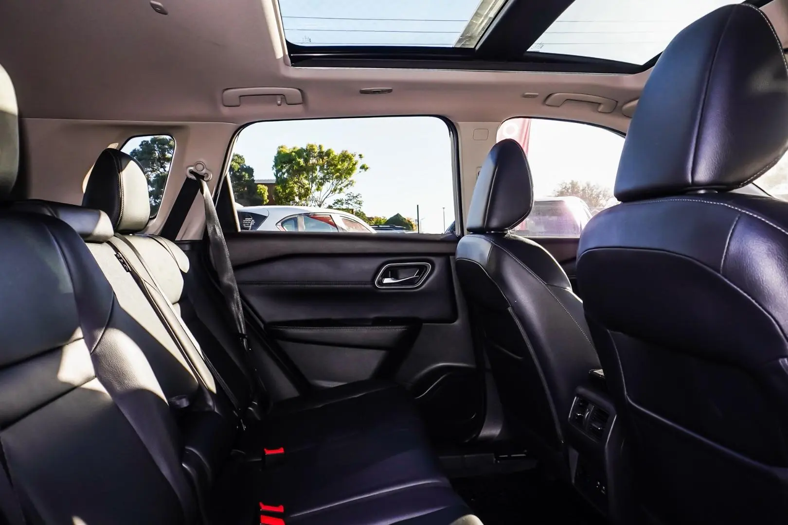 2023 Nissan X-TRAIL Gallery Image 8