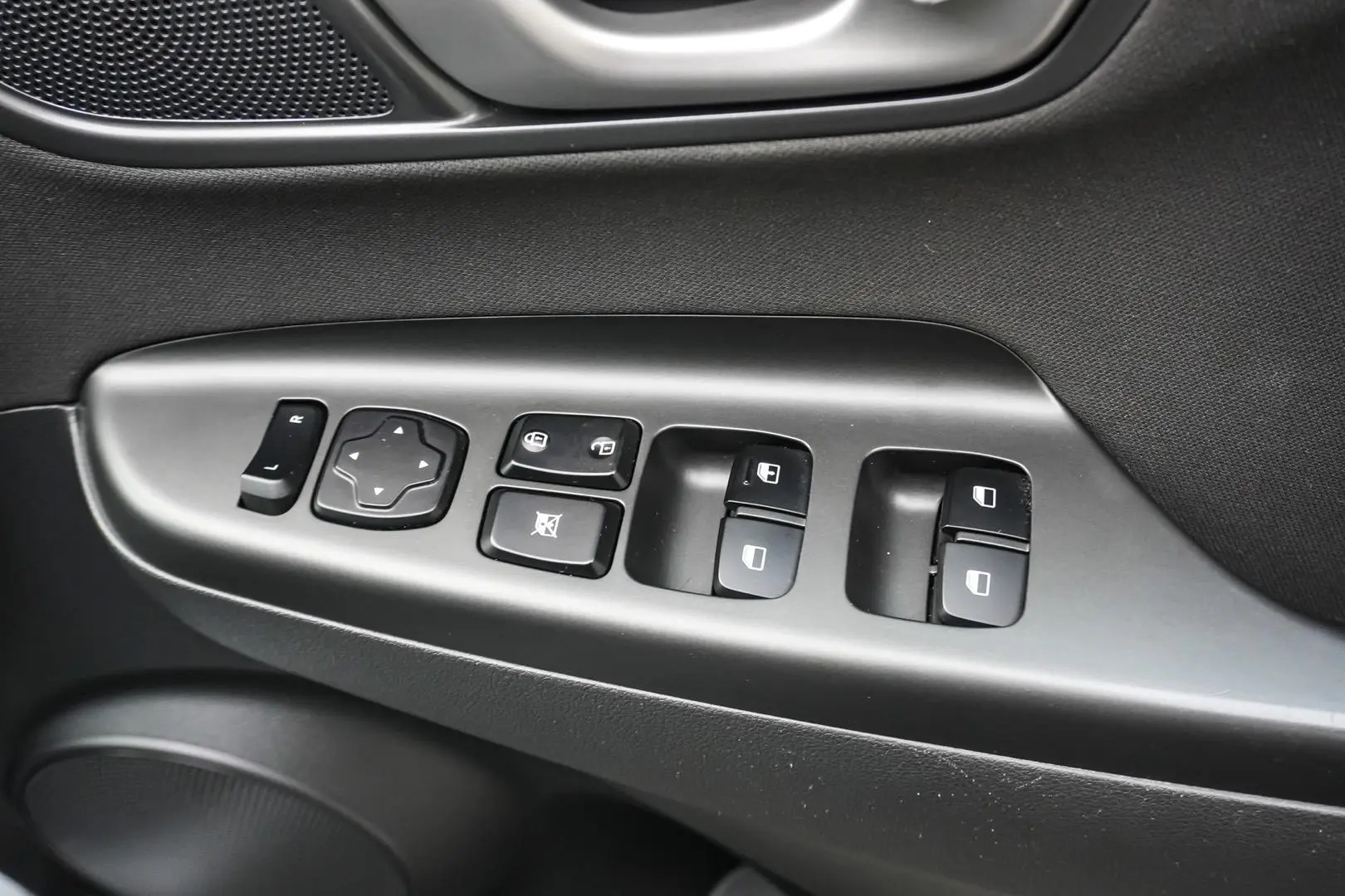 2019 Hyundai Kona Gallery Image 16