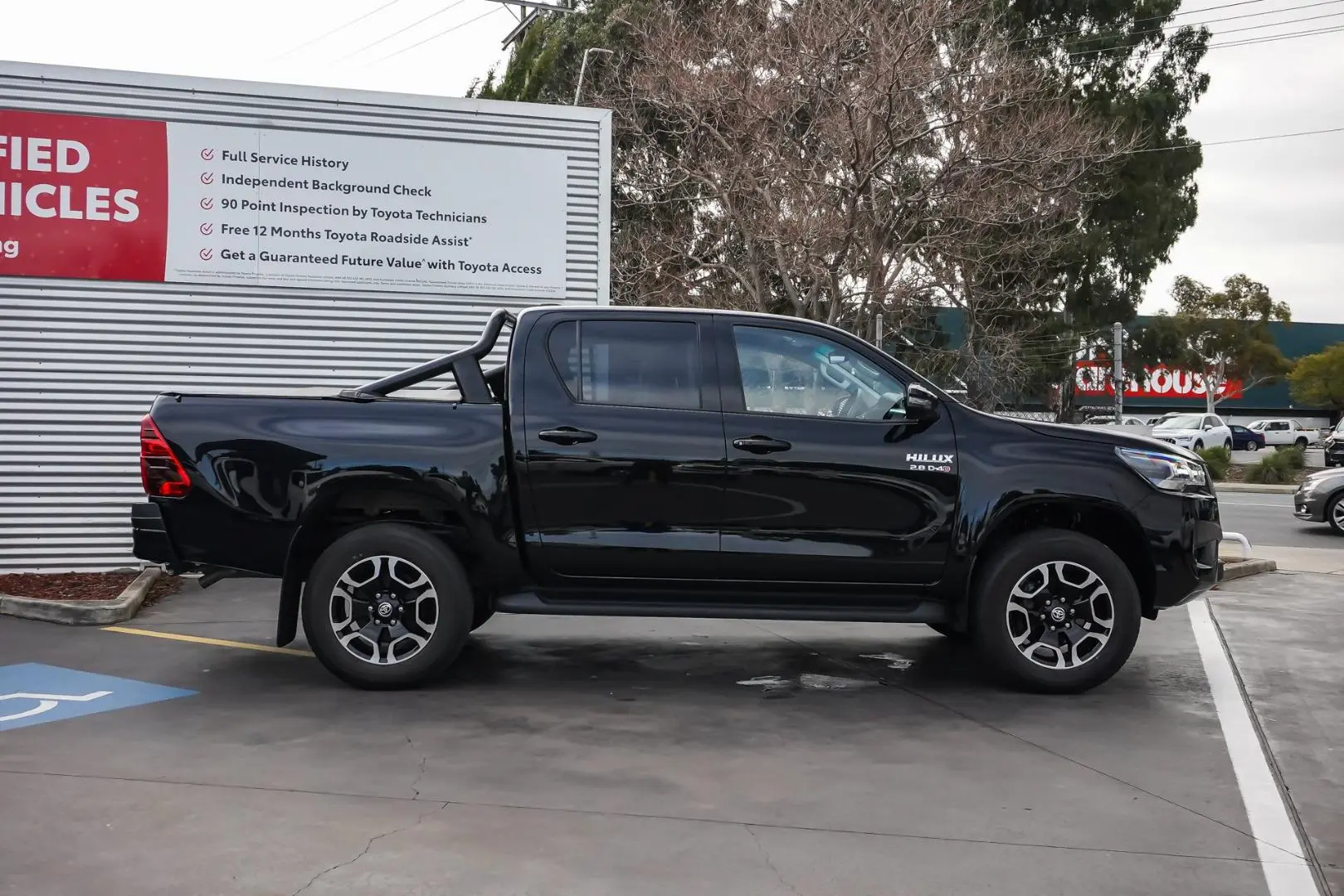 2024 Toyota Hilux Gallery Image 4
